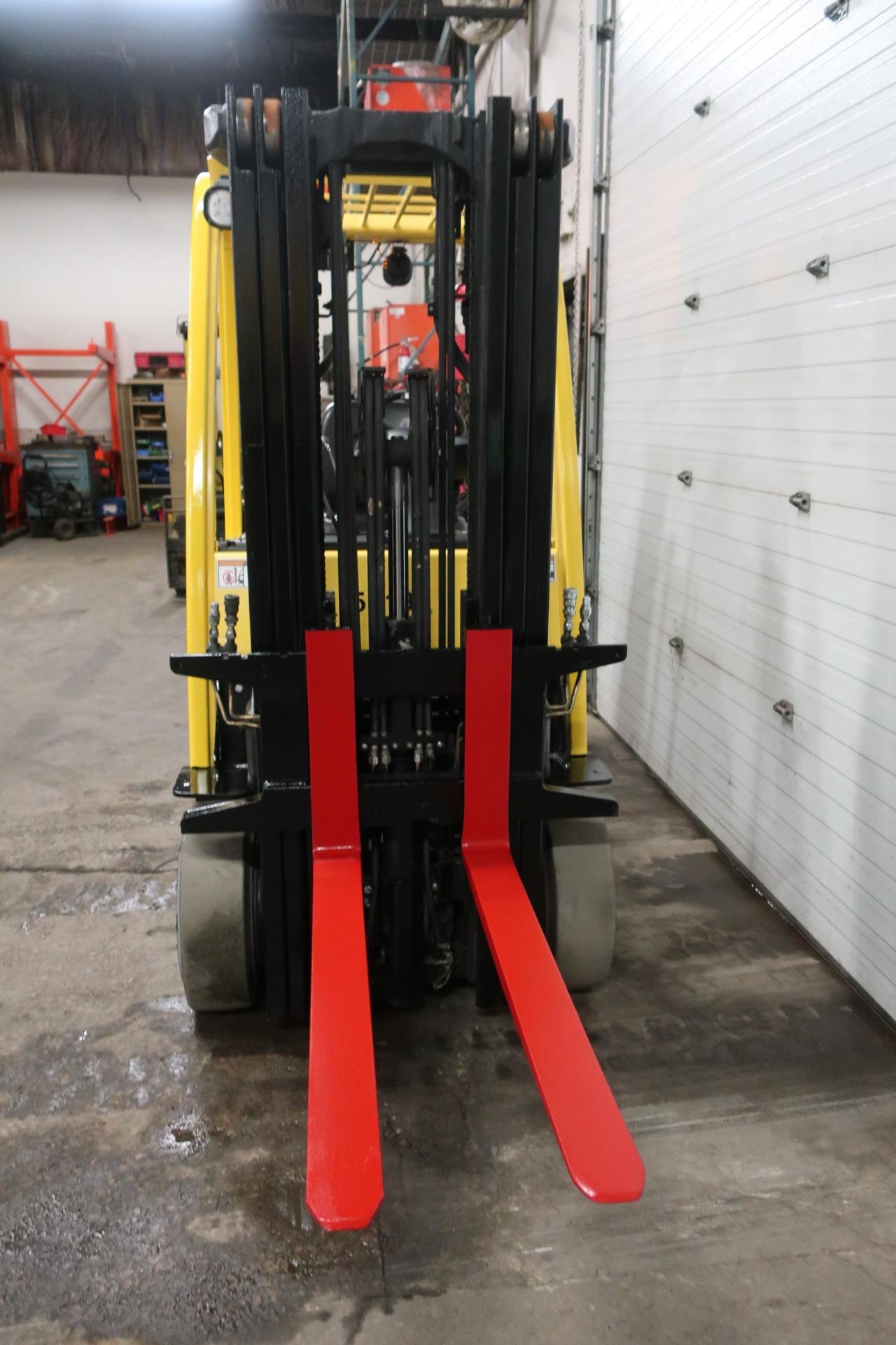 FREE CUSTOMS - 2013 Hyster 5000lbs Capacity Forklift with 3-stage mast - LPG (propane) (no propane - Image 2 of 2
