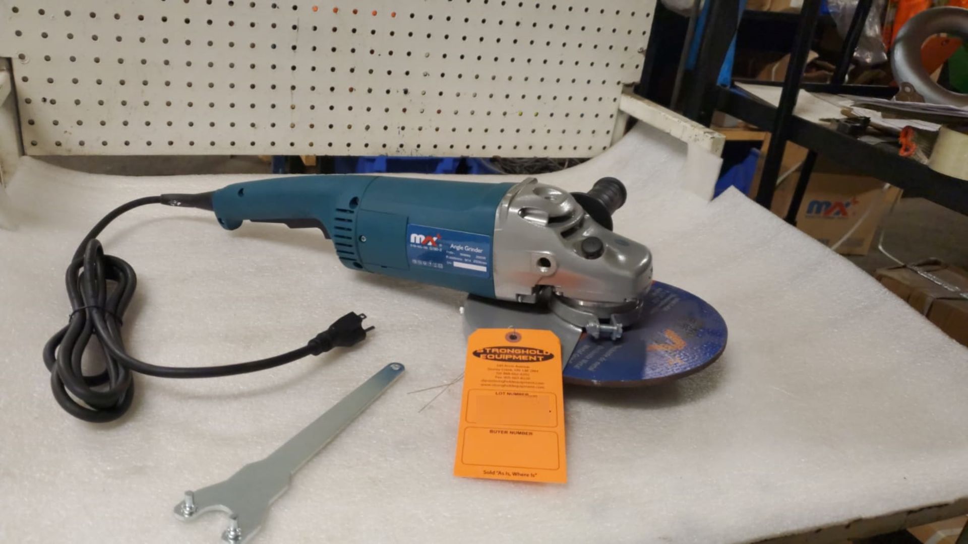 BRAND NEW Max 9" Angle Grinder model G180 - Image 2 of 2
