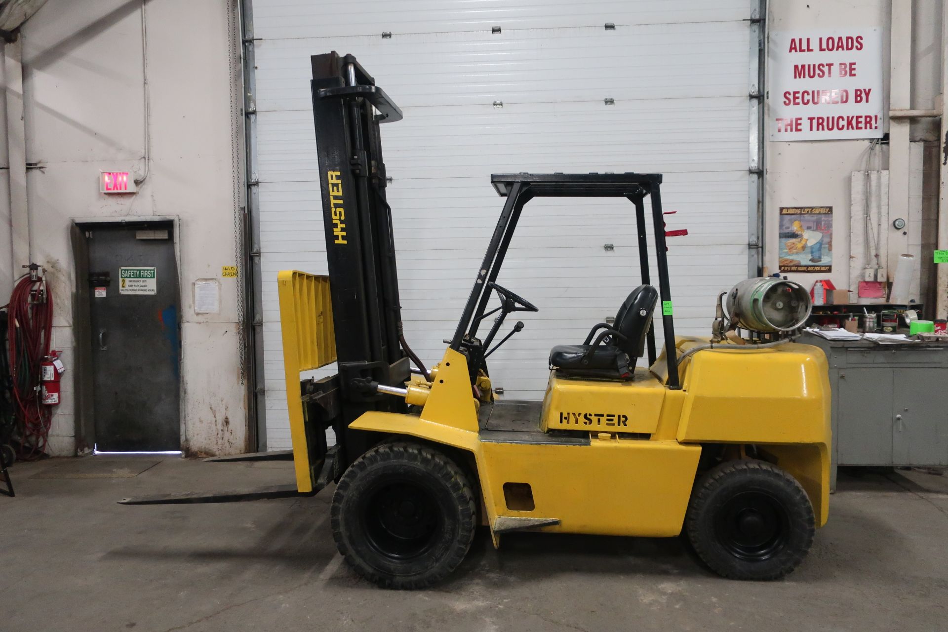 FREE CUSTOMS - Hyster 8000lbs Capacity Forklift with sideshift - LPG (propane) unit (no propane
