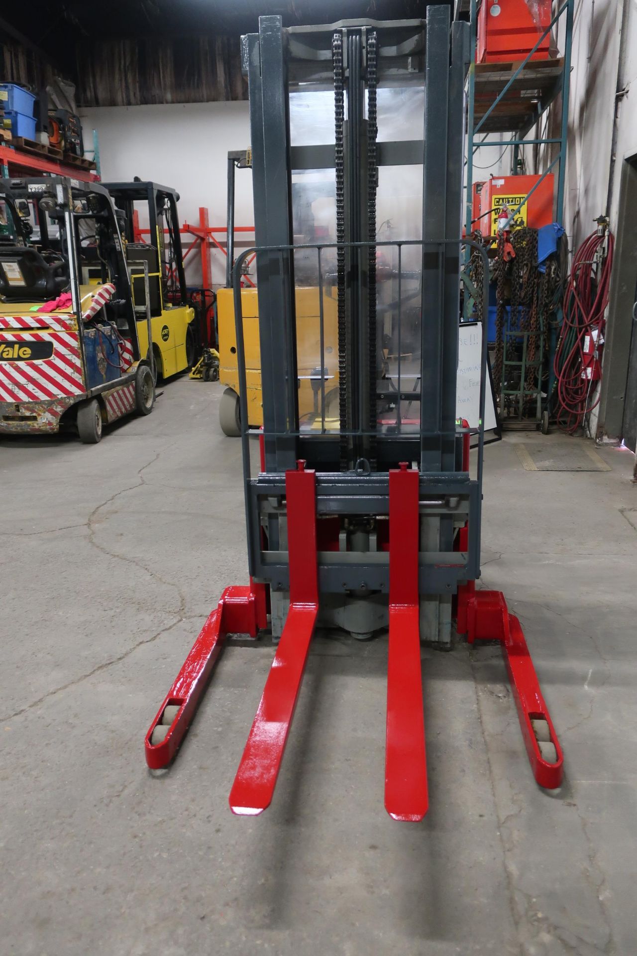 Dockstocker Stacker Order Picker Pallet Lifter unit 2750lbs capacity ELECTRIC with 2-stage mast - Image 2 of 2