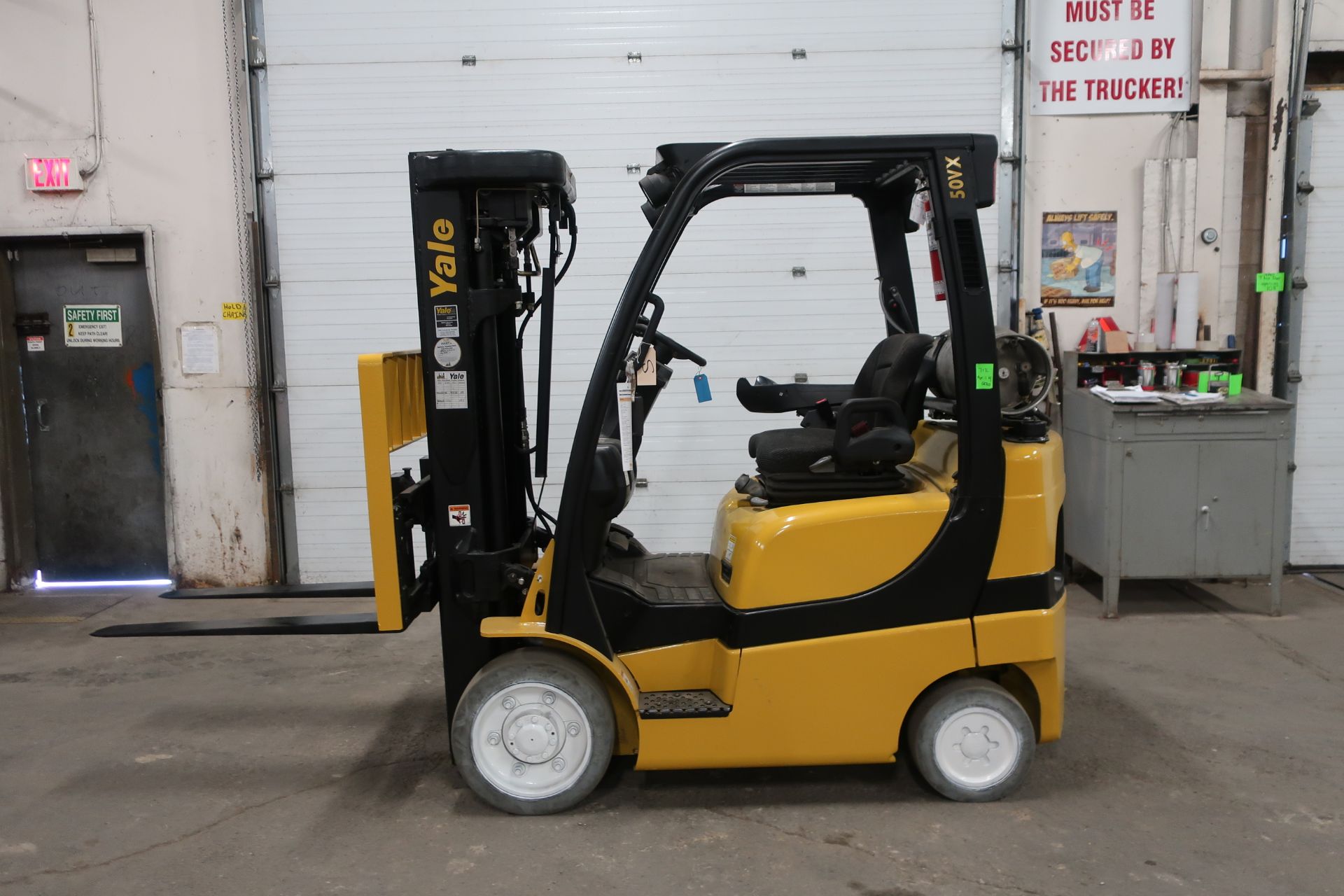 2014 Yale 5000lbs LPG (propane) Forklift with 4-STAGE Mast and sideshift (no propane tank included)