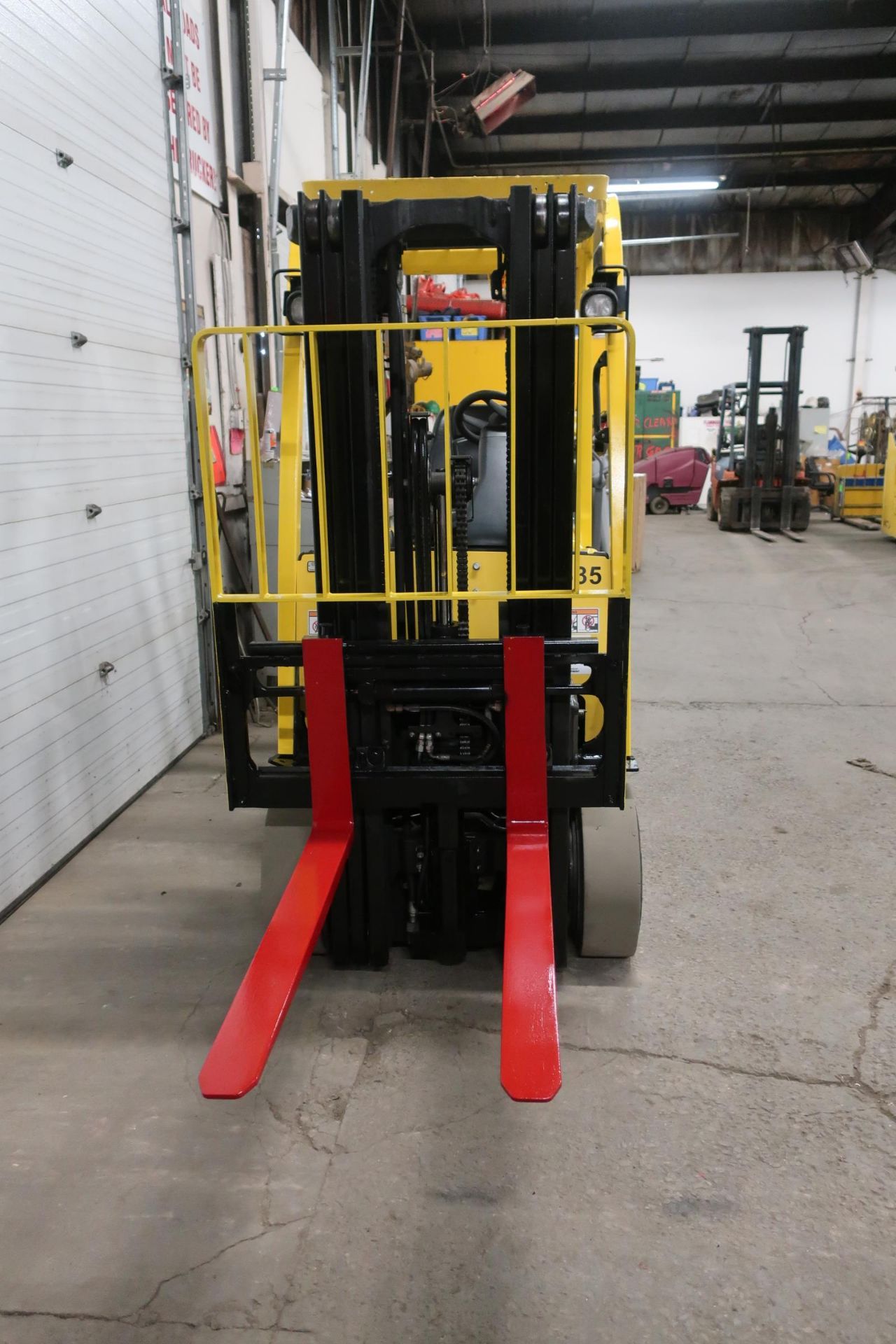 2012 Hyster 5000lbs Capacity Electric Forklift with 3-stage mast and sideshift - Image 2 of 2