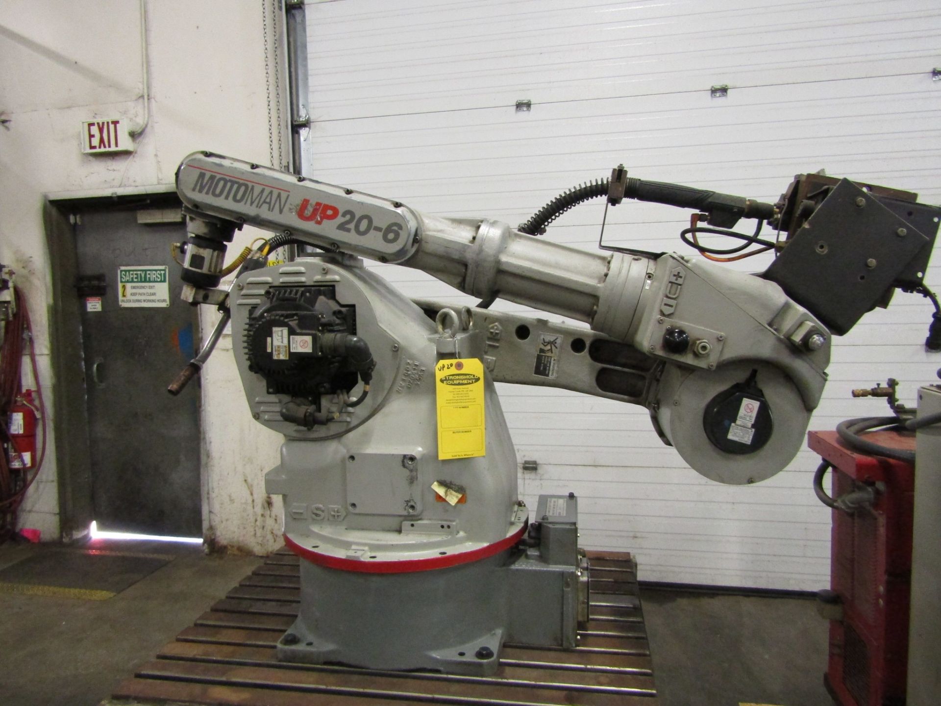 Motoman UP20-6 Welding Robot System with XRC 2001 controller with teach pendant & Powerwave 450 - Image 3 of 5