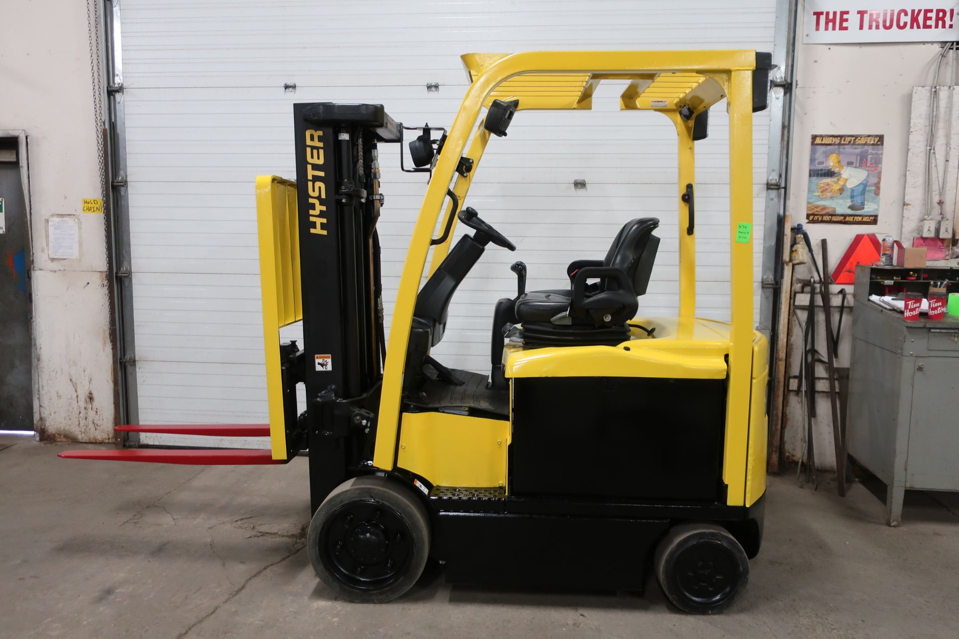 2012 Hyster 5000lbs Capacity Electric Forklift with 3-stage mast and sideshift