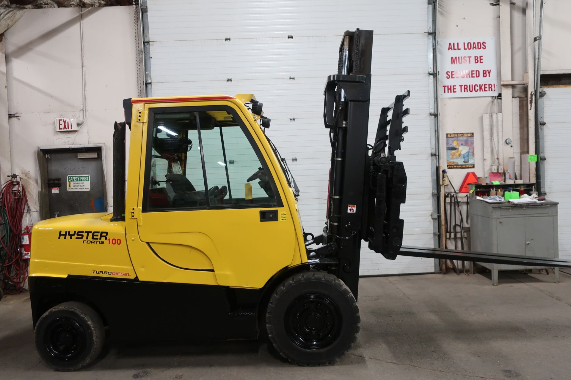 FREE CUSTOMS - 2014 Hyster 10000lbs Capacity OUTDOOR Forklift with 72" forks and fork positioners