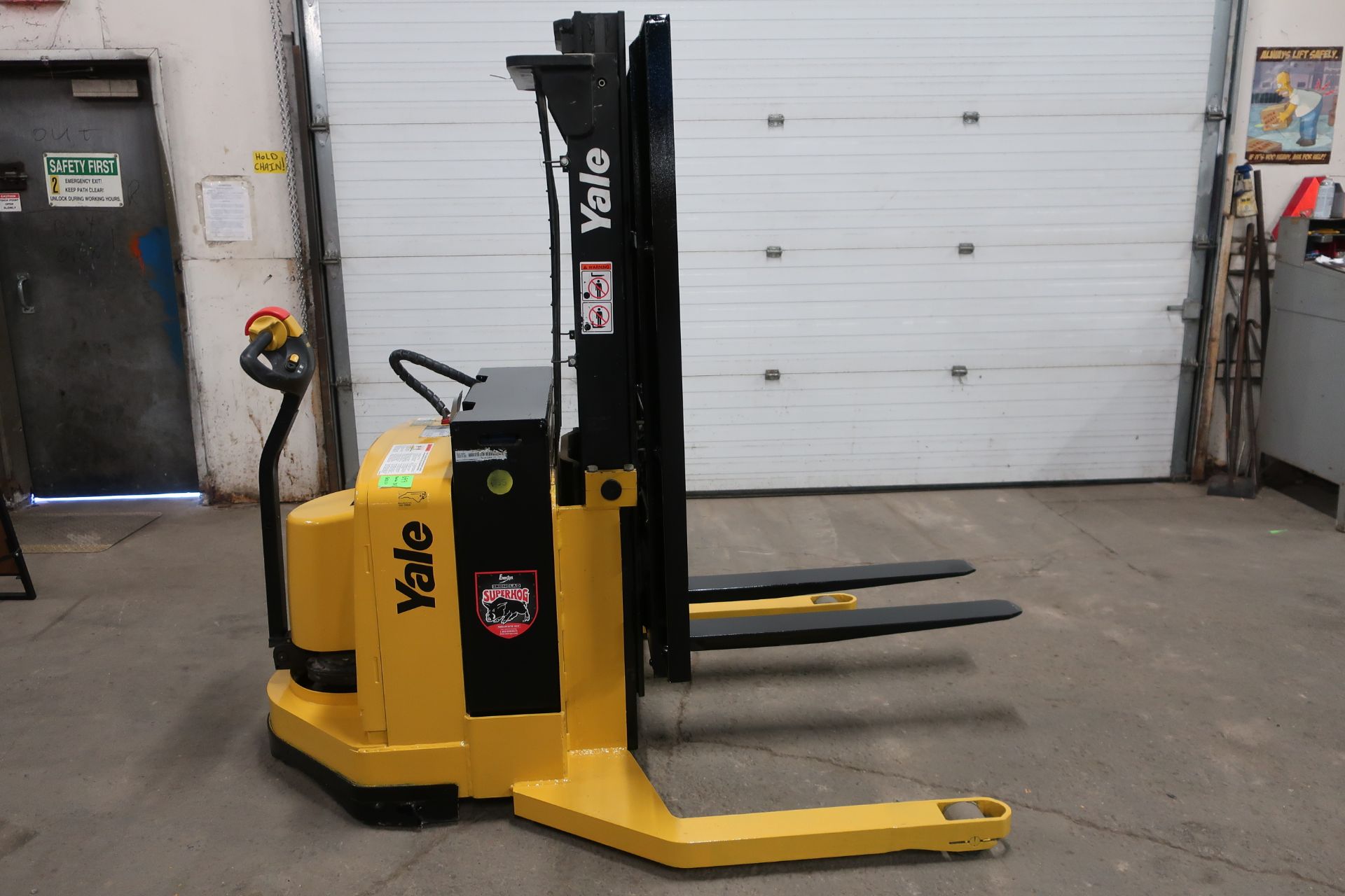 2008 Yale Stacker Order Picker Pallet Lifter unit 4000lbs capacity ELECTRIC VERY LOW HOURS
