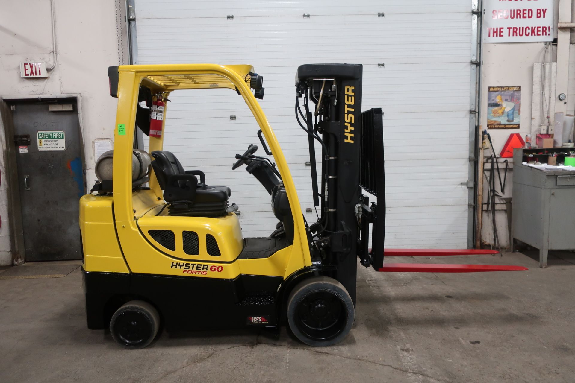 FREE CUSTOMS - 2012 Hyster 6000lbs Capacity Forklift with 4-stage mast - LPG (propane) with