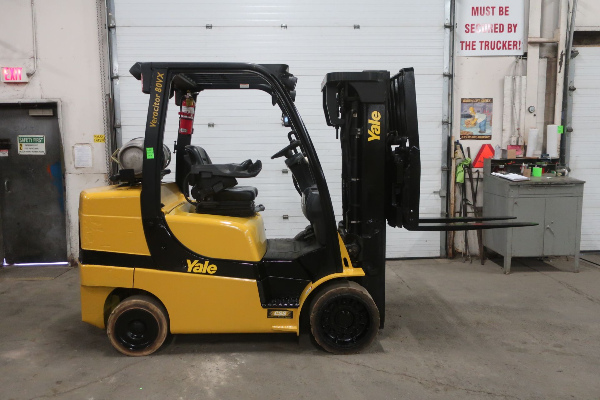 FREE CUSTOMS - 2015 Yale 8000lbs Capacity Forklift with 3-stage mast & fork positioner - LPG