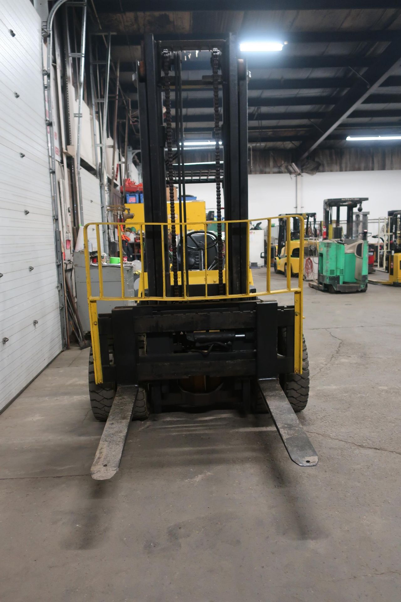 FREE CUSTOMS - Hyster 8000lbs Capacity Forklift with sideshift - LPG (propane) unit (no propane tank - Image 2 of 2