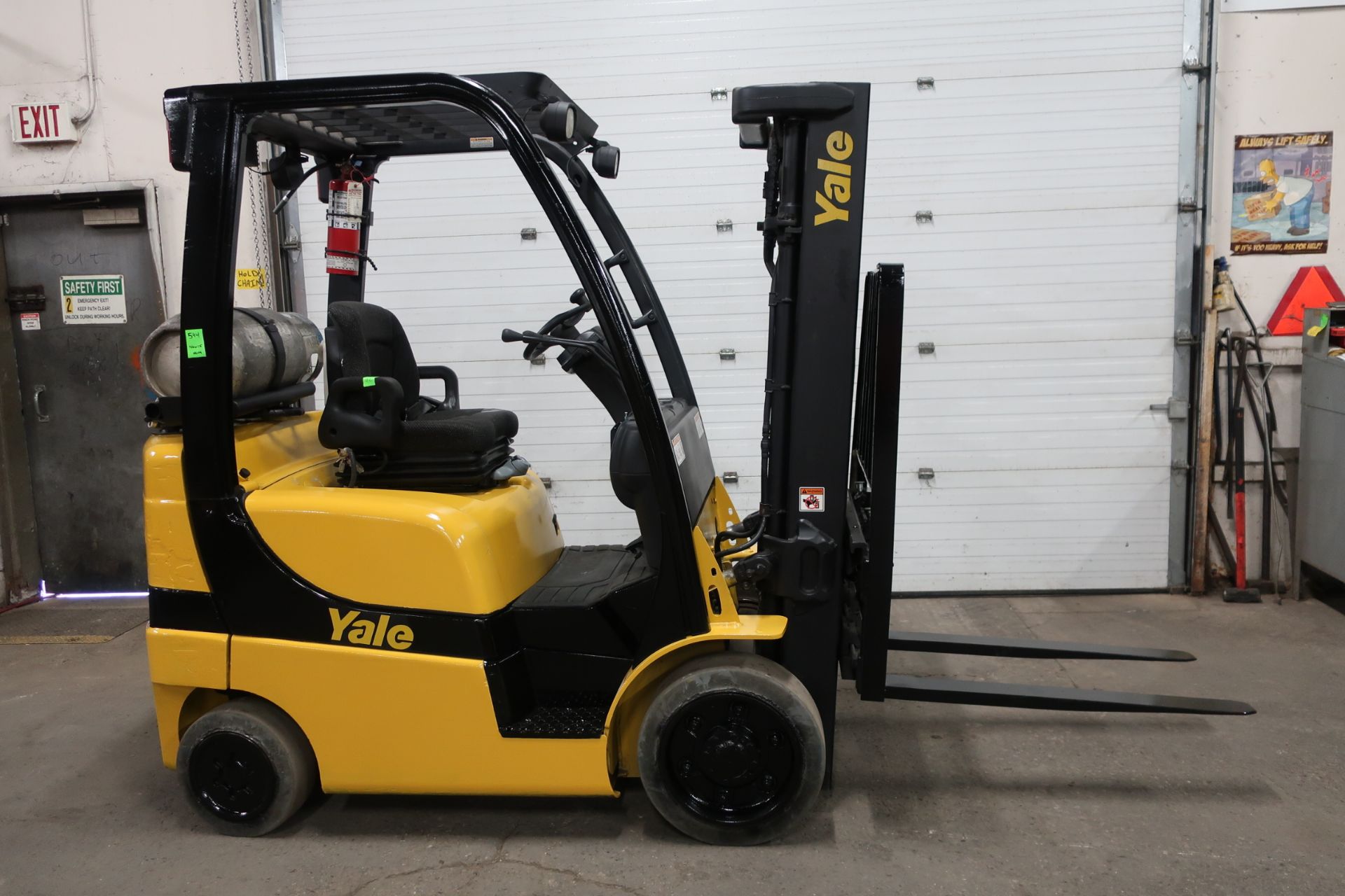 FREE CUSTOMS - 2011 Yale 5000lbs Capacity Forklift with 3-stage mast - LPG (propane) with
