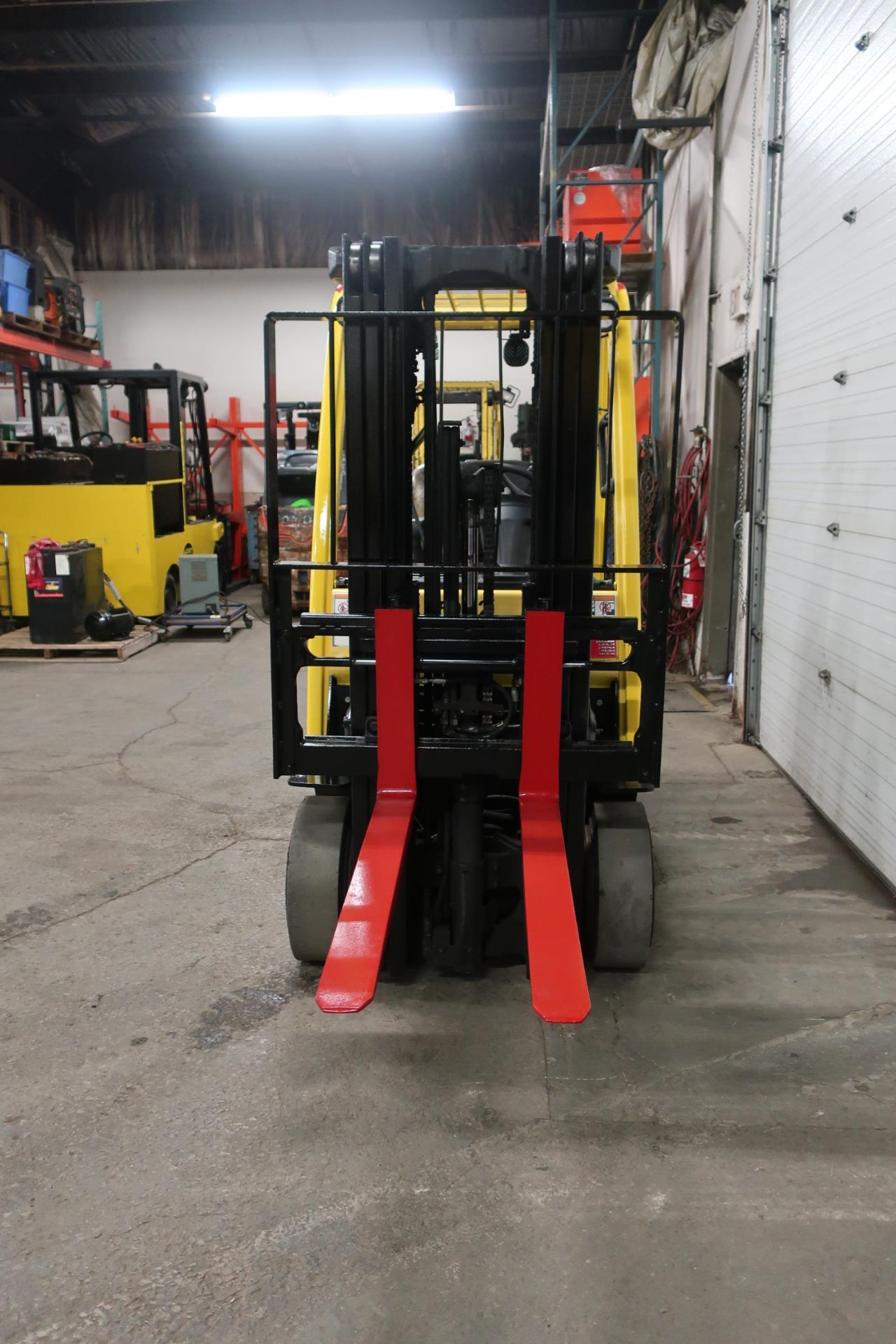 FREE CUSTOMS - 2012 Hyster 5000lbs Capacity Forklift with 3-stage mast - LPG (propane) with - Image 2 of 2