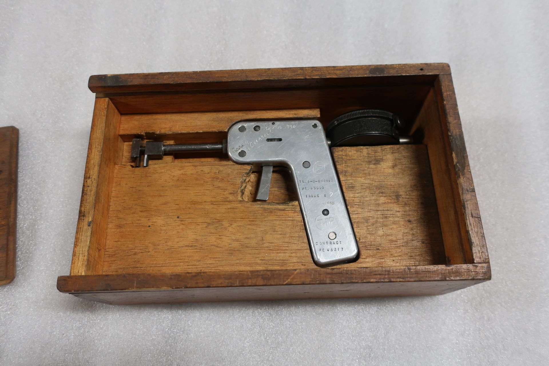 Federal Dial Indicator Gauge with thickness tester attachment in case - Image 2 of 2