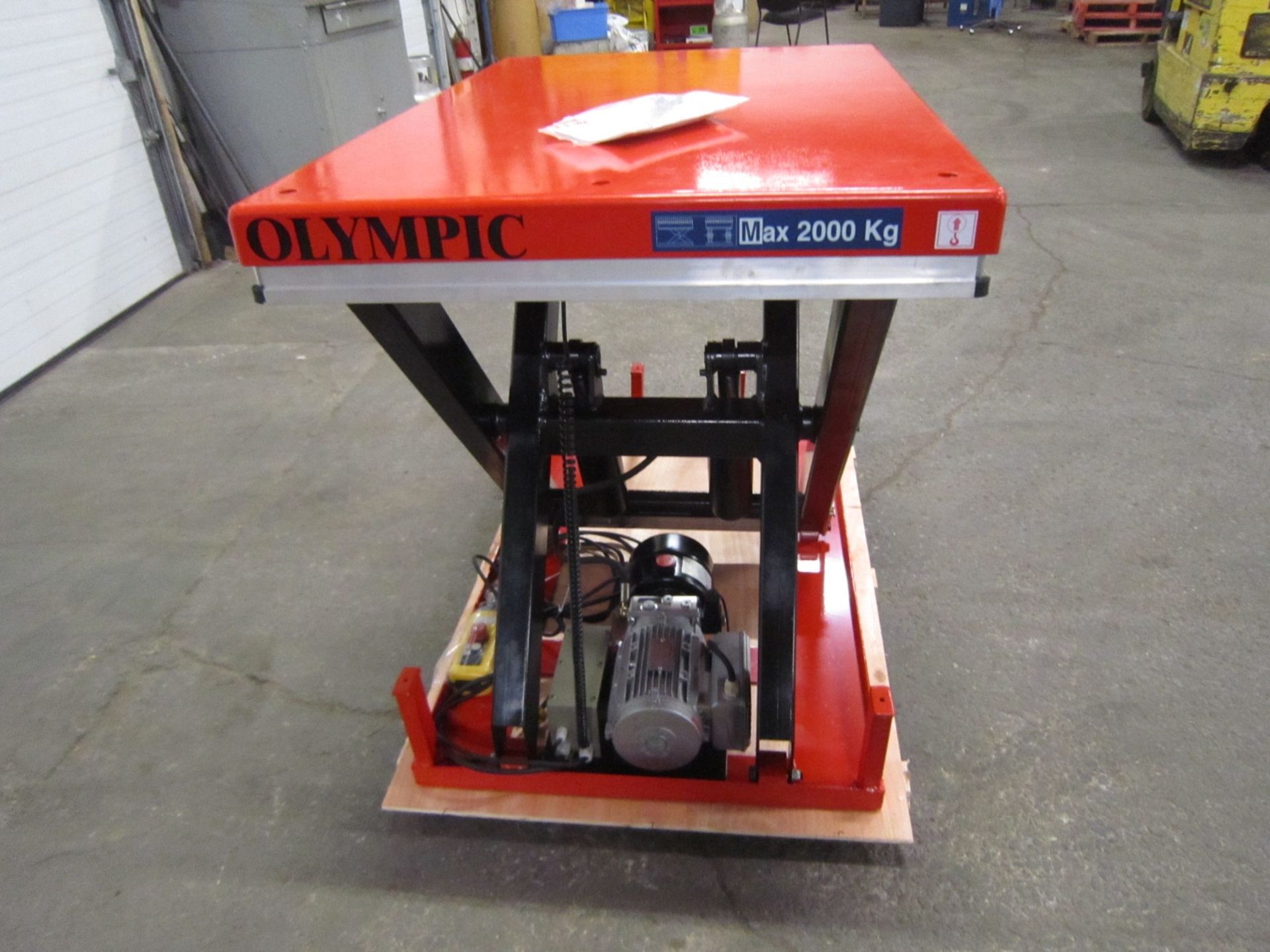 Olympic Hydraulic Lift Table 32"" x 52"" x 40"" lift - 4000lbs capacity - UNUSED and MINT - 115V - Image 2 of 2