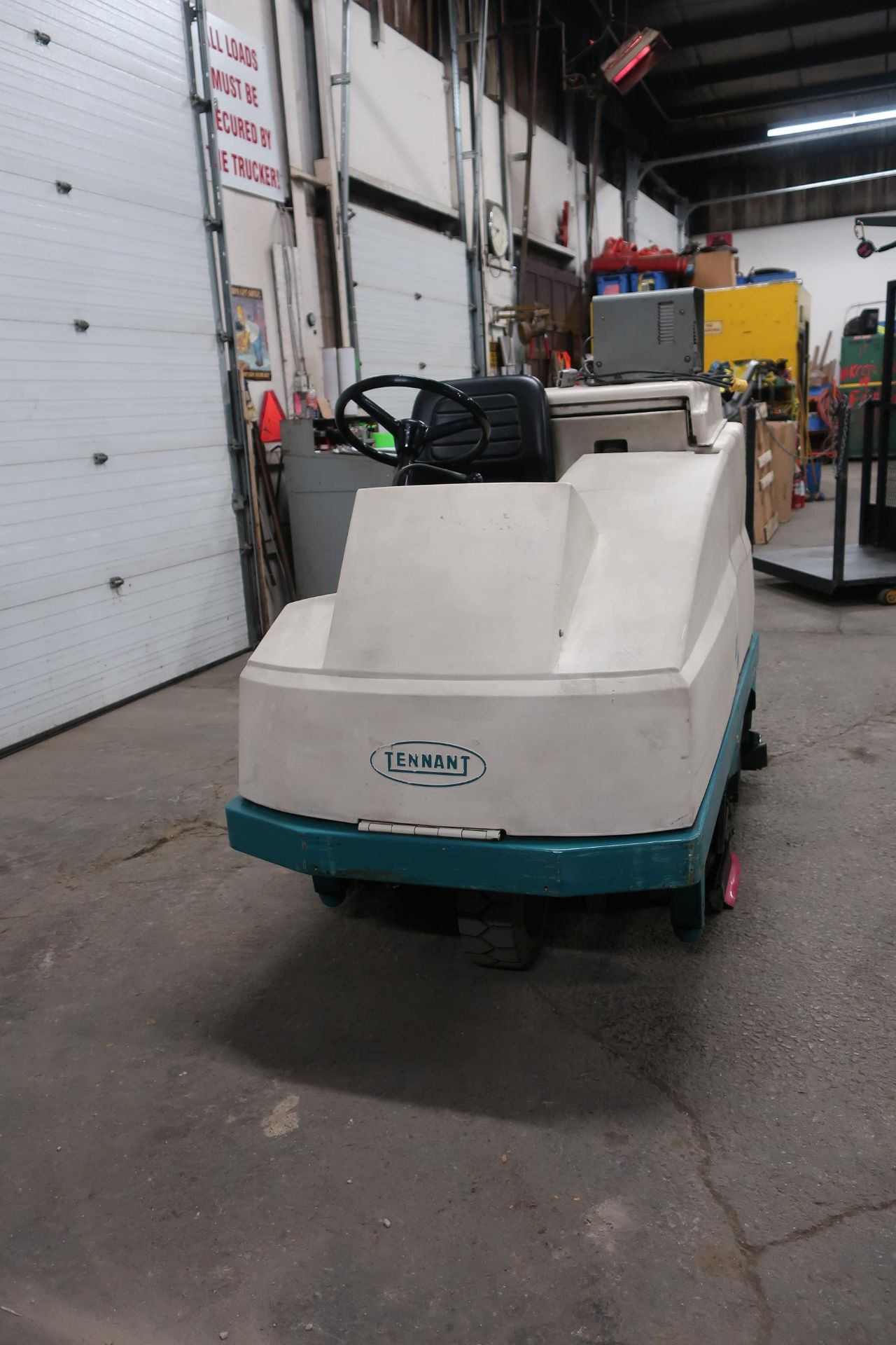 Tennant 510E Ride On Power Scrubber Sweeper Power-Operated Cleaning Machine - Electric with - Image 2 of 4