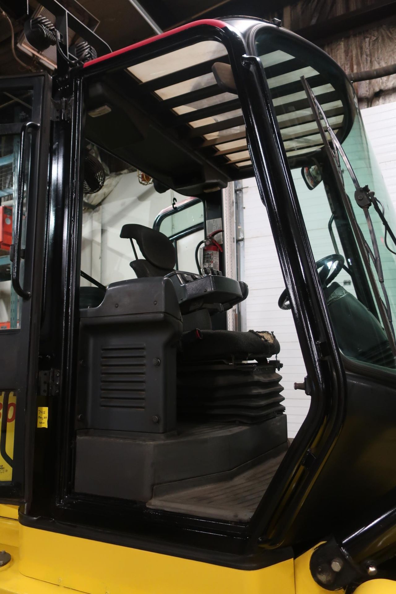 FREE CUSTOMS - 2013 Hyster 28000lbs OUTDOOR Forklift with 8' FORKS Diesel with Fork Positioner - Image 5 of 6
