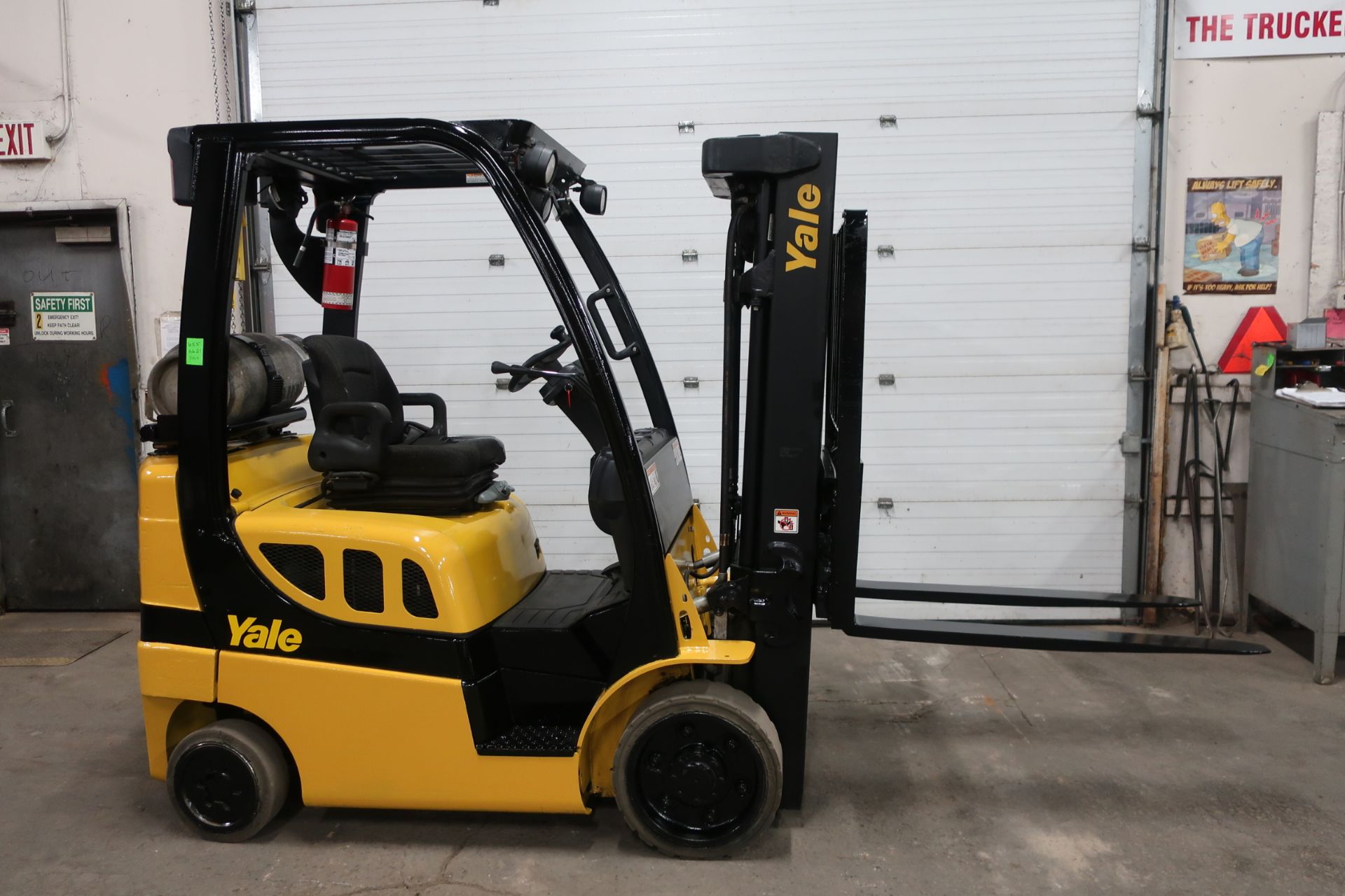 FREE CUSTOMS - 2012 Yale 5000lbs Capacity Forklift with 3-stage mast - LPG (propane) with