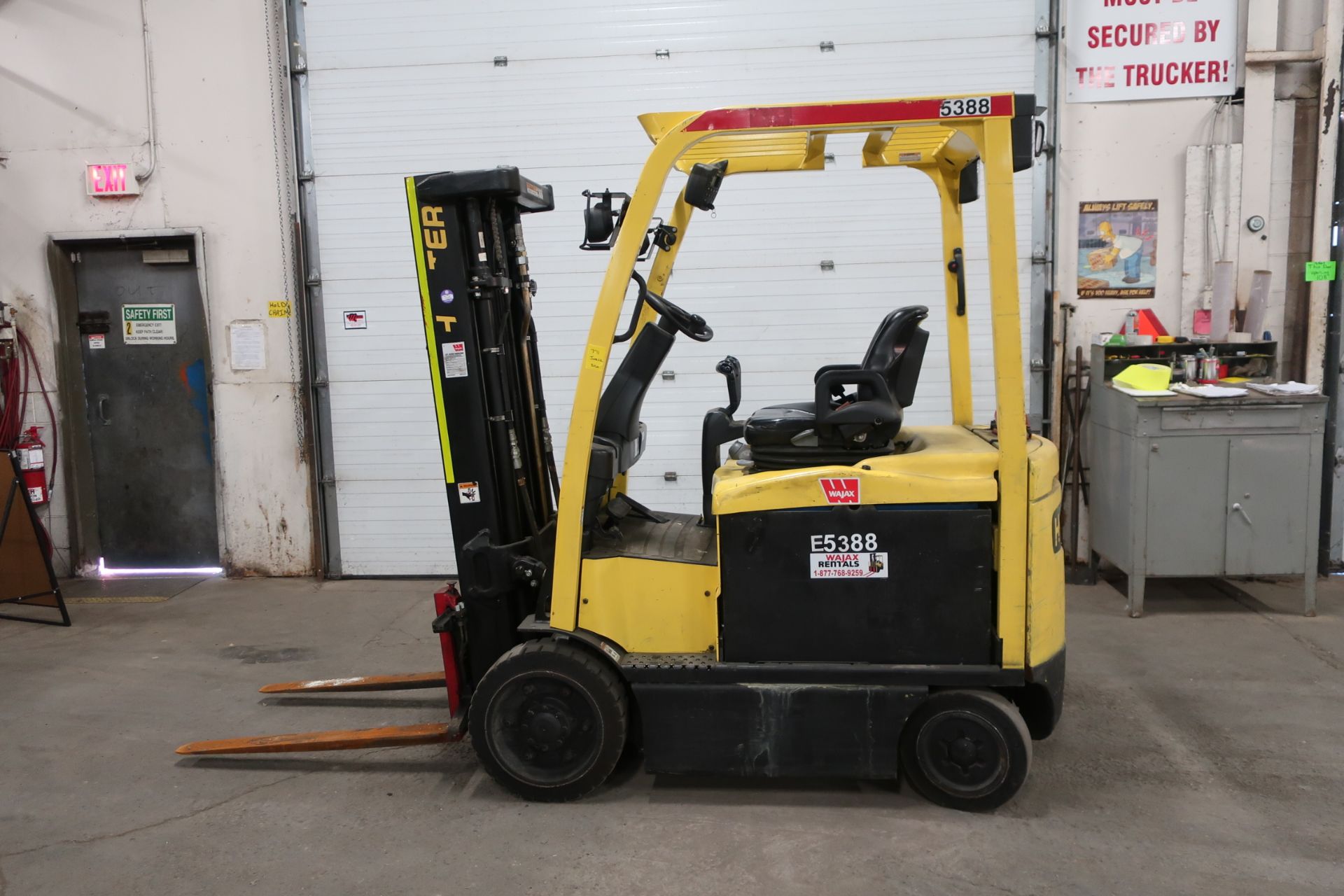 FREE CUSTOMS - 2012 Hyster 5000lbs Capacity Forklift with 3-stage mast - ELECTRIC with sideshift