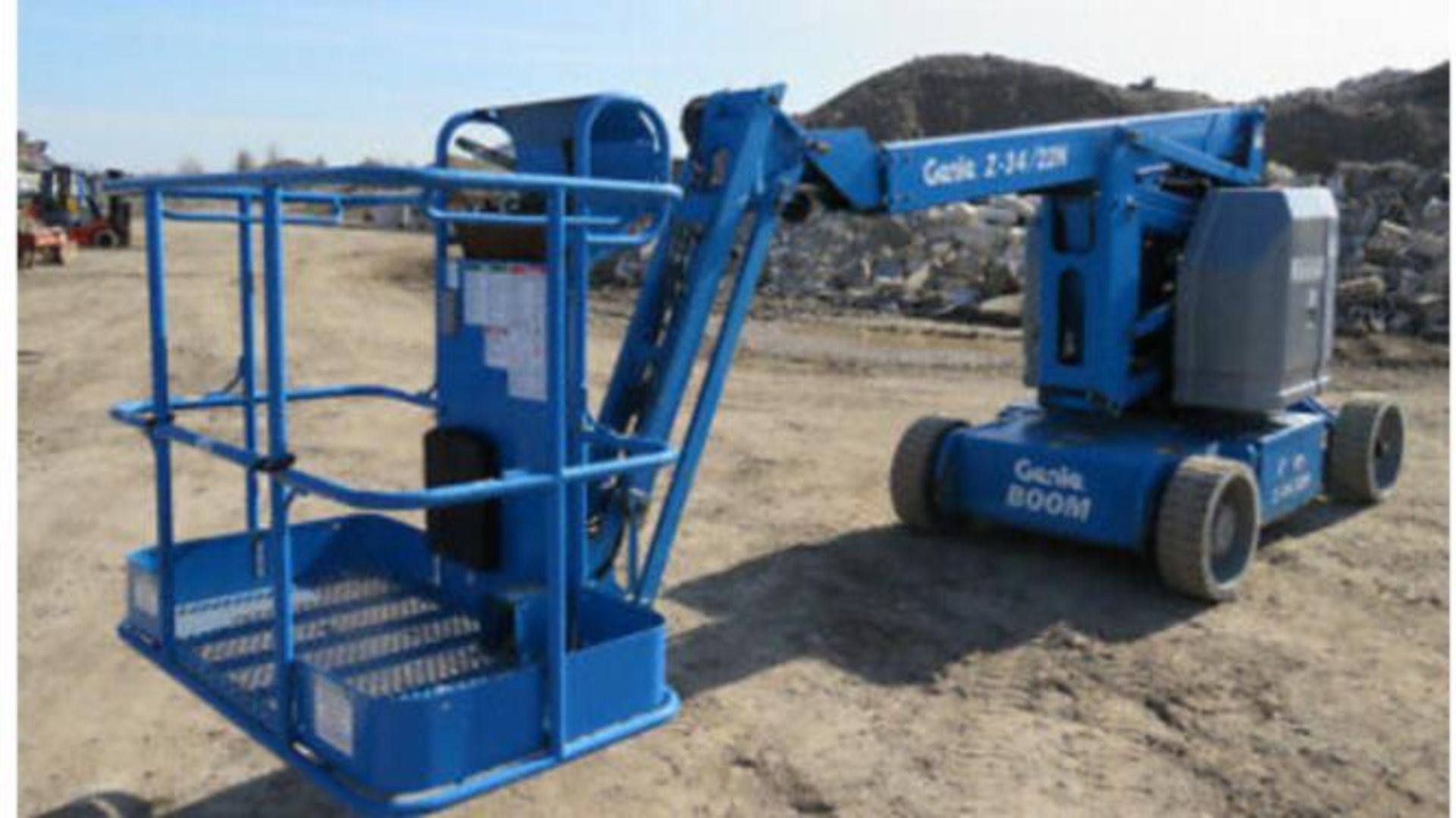 MINT 2008 Genie Boom Lift model Z-34/22N with 34' high with LOW hours
