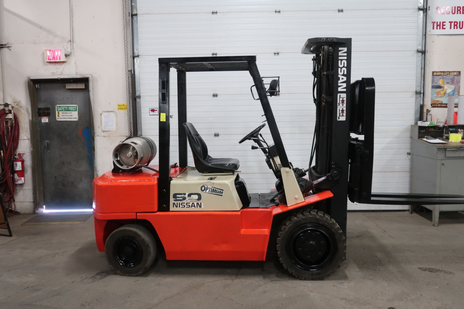 FREE CUSTOMS - Nissan Optimum OUTDOOR 6000lbs max Capacity Forklift with 3-stage mast - LPG (