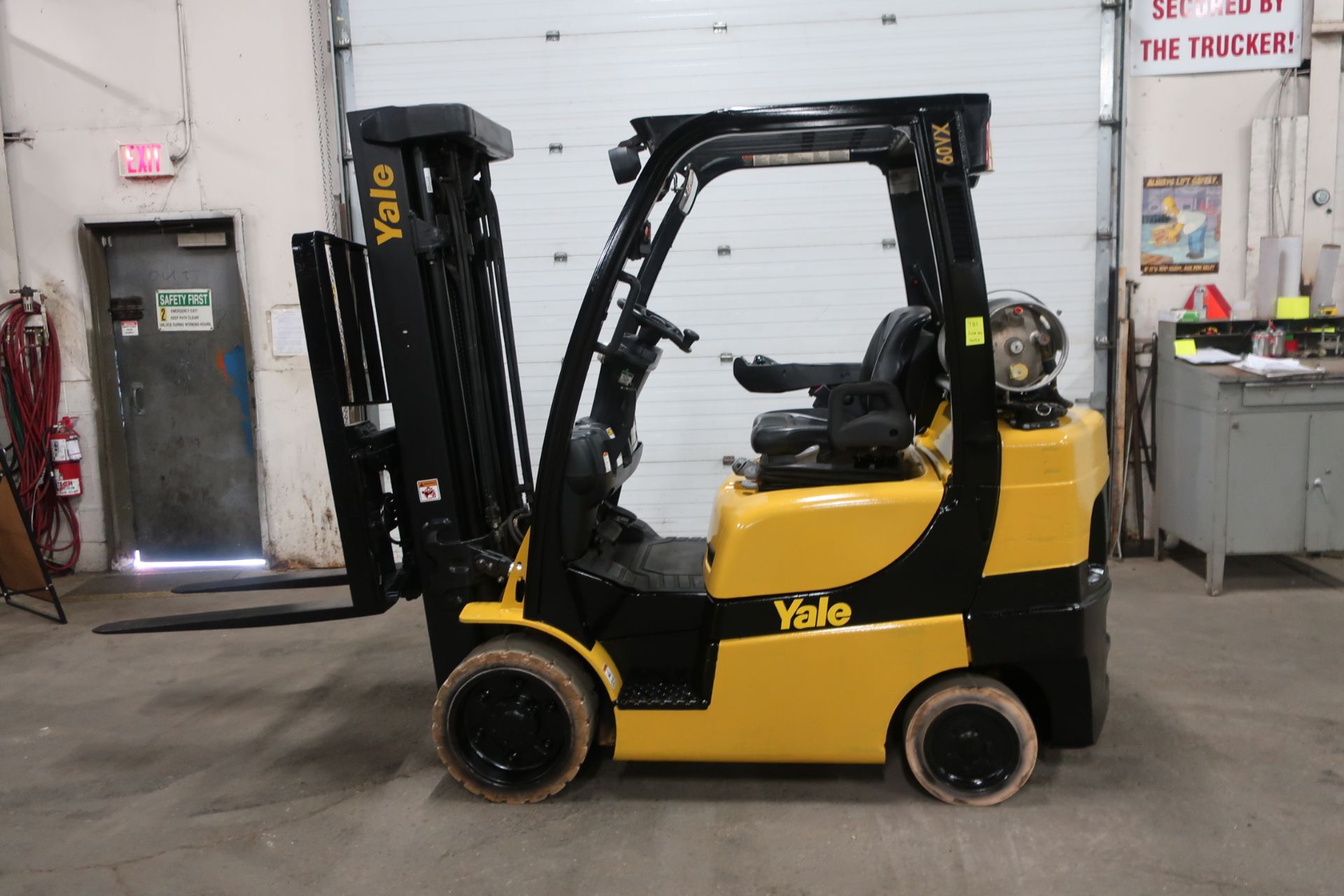 FREE CUSTOMS - 2015 Yale 6000lbs Capacity Forklift with 3-stage mast - LPG (propane) with