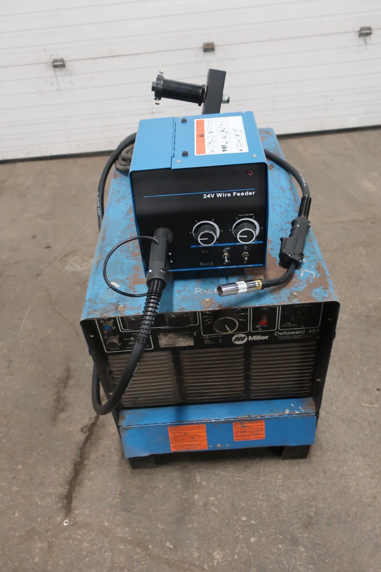 Miller Deltaweld 451 Mig Welder With NEW 4-wheel Wire Feeder and Mig gun Complete 450 amp mig