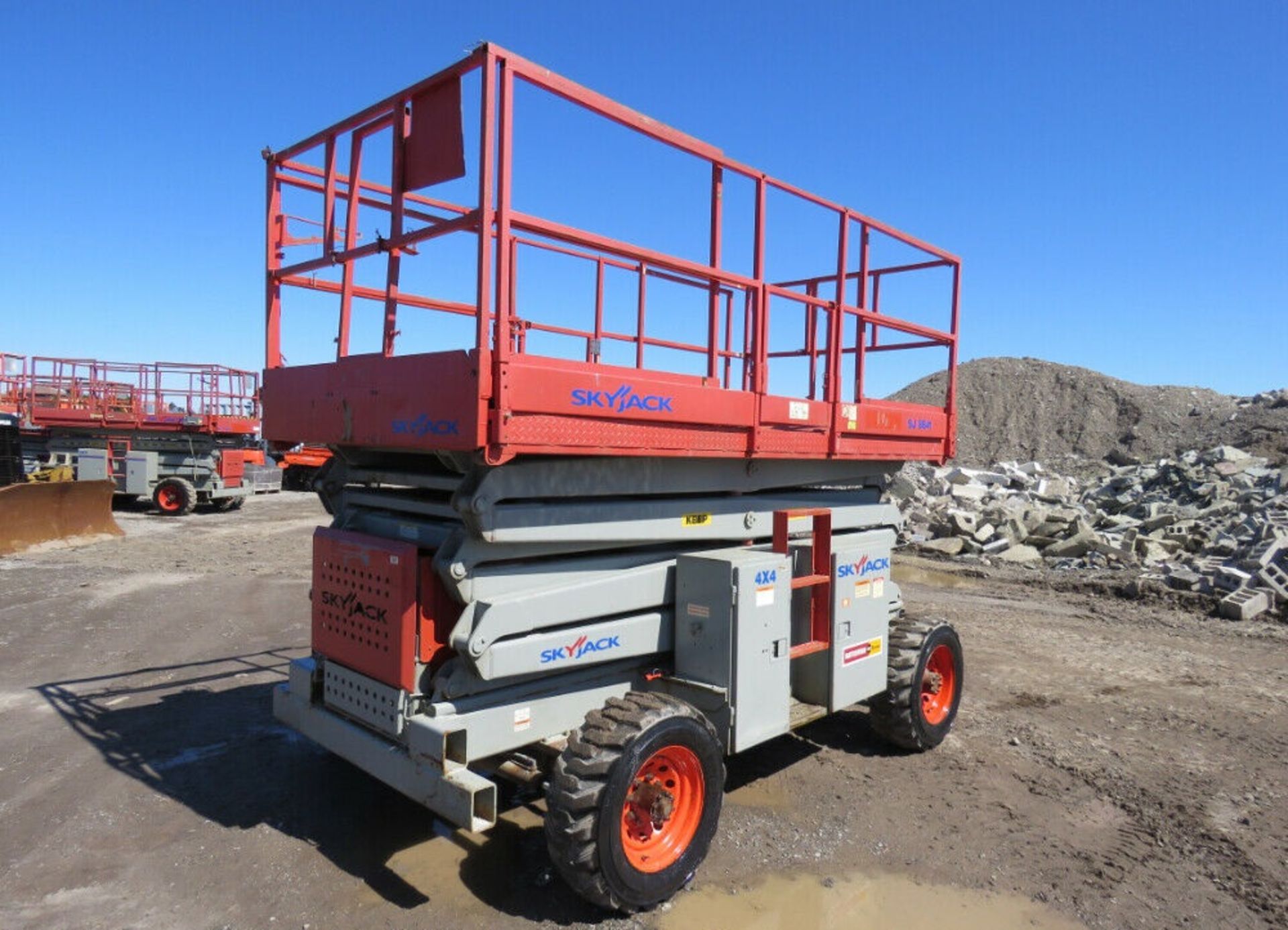 2006 SkyJack Scissor Lift model SJ8841 - 41 feet lift with Rugged Tires for rough Diesel - Image 3 of 3