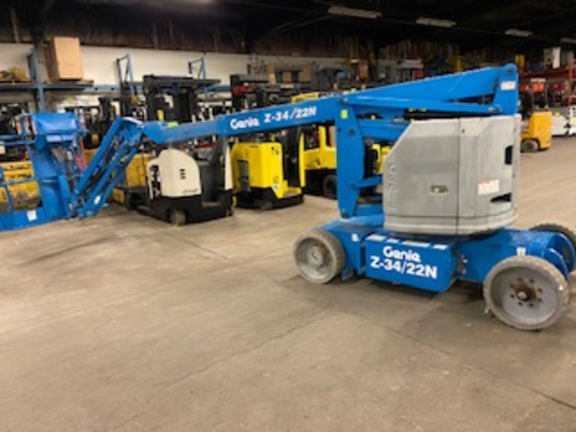 MINT 2008 Genie Boom Lift model Z-34/22N with 34' high with LOW hours