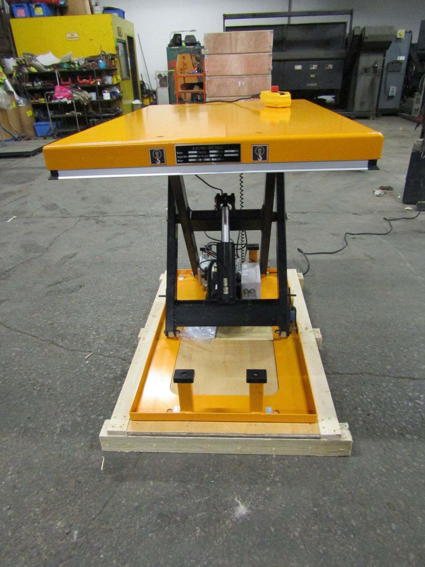 Omni Hydraulic Lift Table 32" x 52" x 40" lift - 2000lbs capacity - MINT - 115V - Image 2 of 3