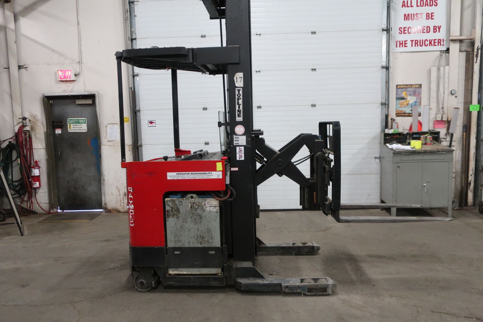 FREE CUSTOMS - Raymond Reach Truck Pallet Lifter 4500lbs capacity unit 36V electric with charger