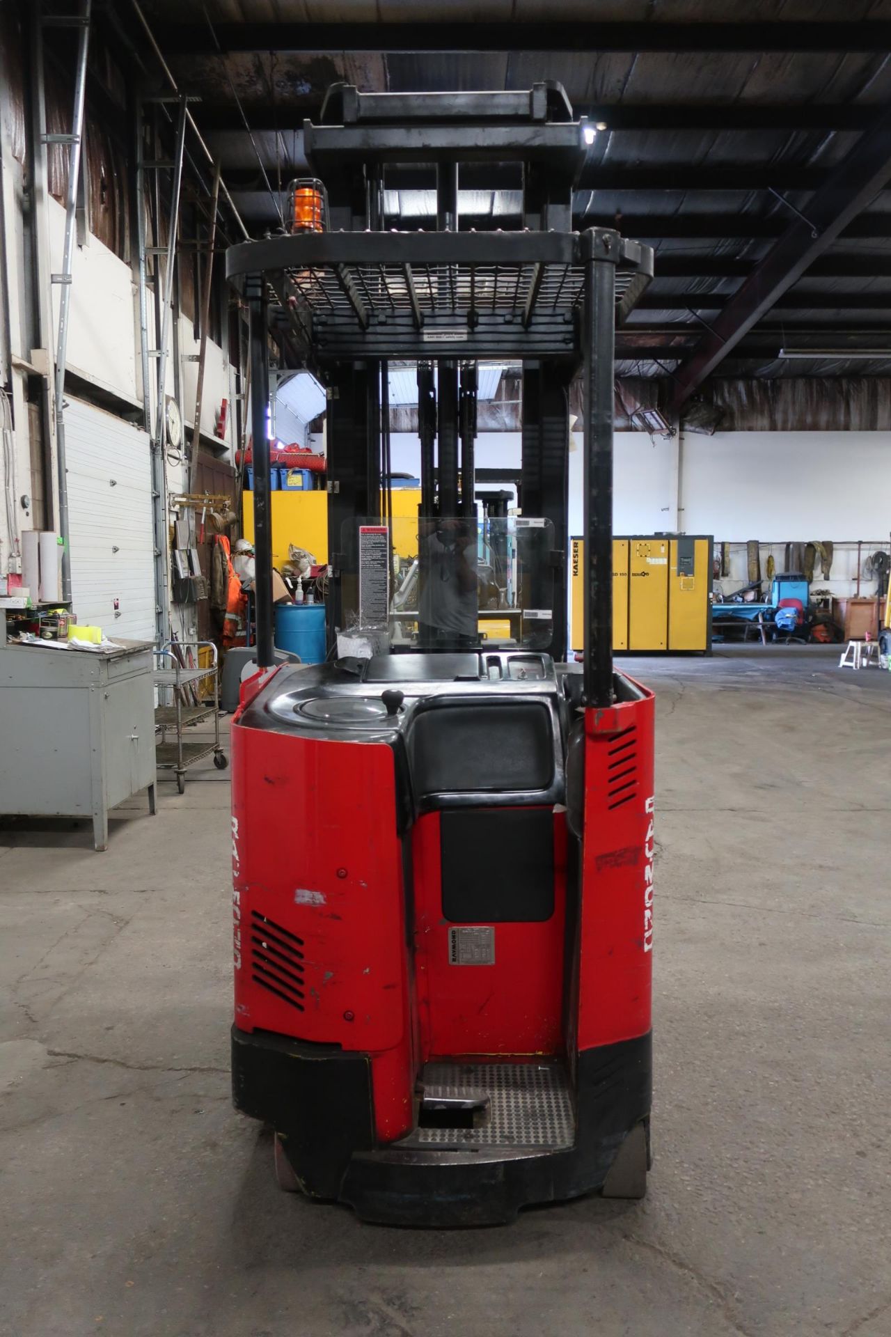 FREE CUSTOMS - Raymond Reach Truck Pallet Lifter 4500lbs capacity unit 36V electric with charger - Image 3 of 3
