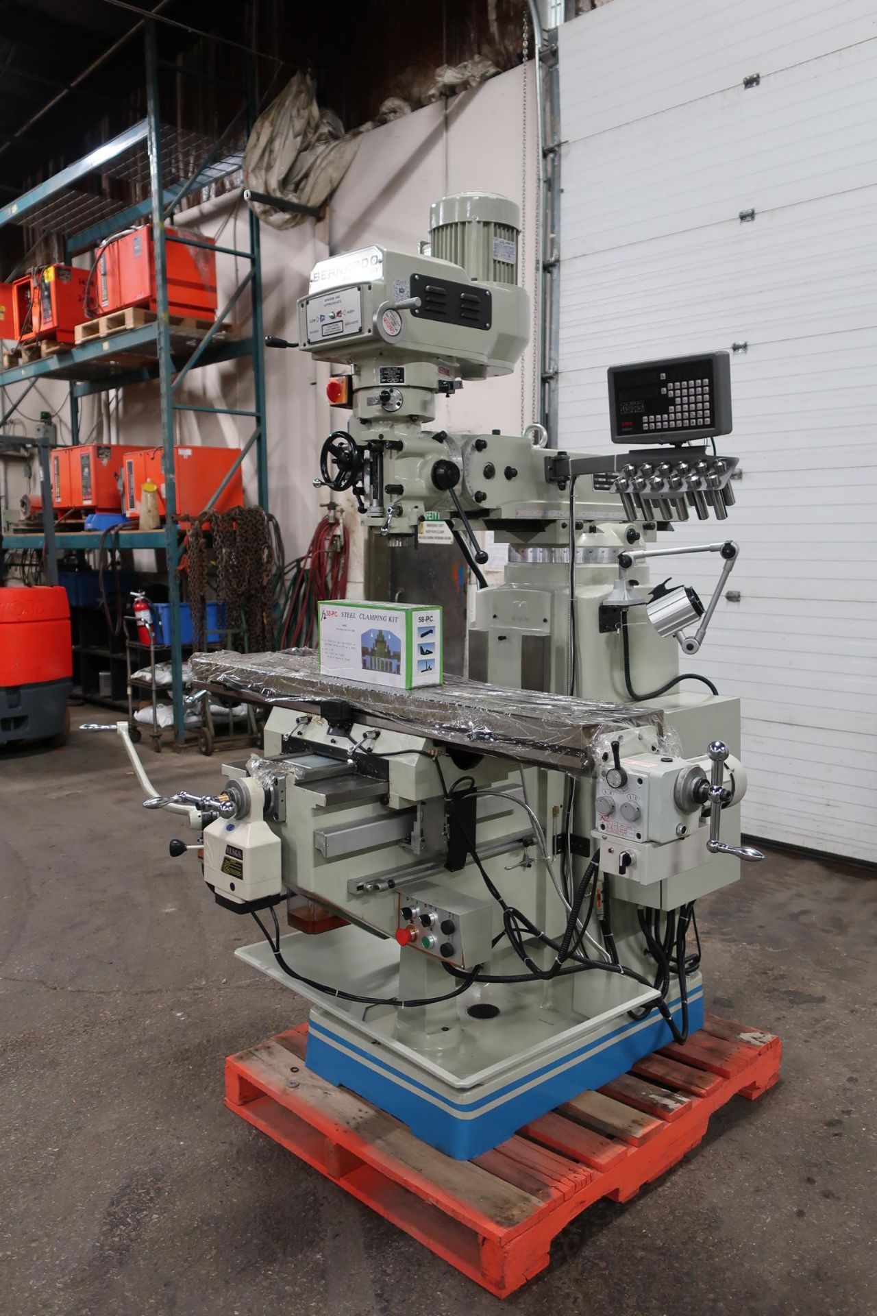 Bernardo MINT / UNUSED Milling Machine with Full Power Feed Table on ALL AXIS (X, Y and Z) 54" x 10"