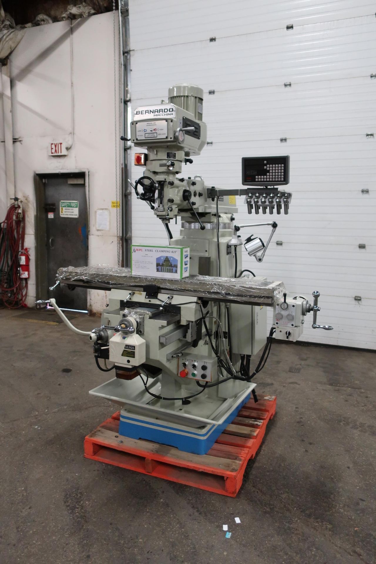 Bernardo MINT / UNUSED Milling Machine with Full Power Feed Table on ALL AXIS (X, Y and Z) 54" x 10" - Image 2 of 3