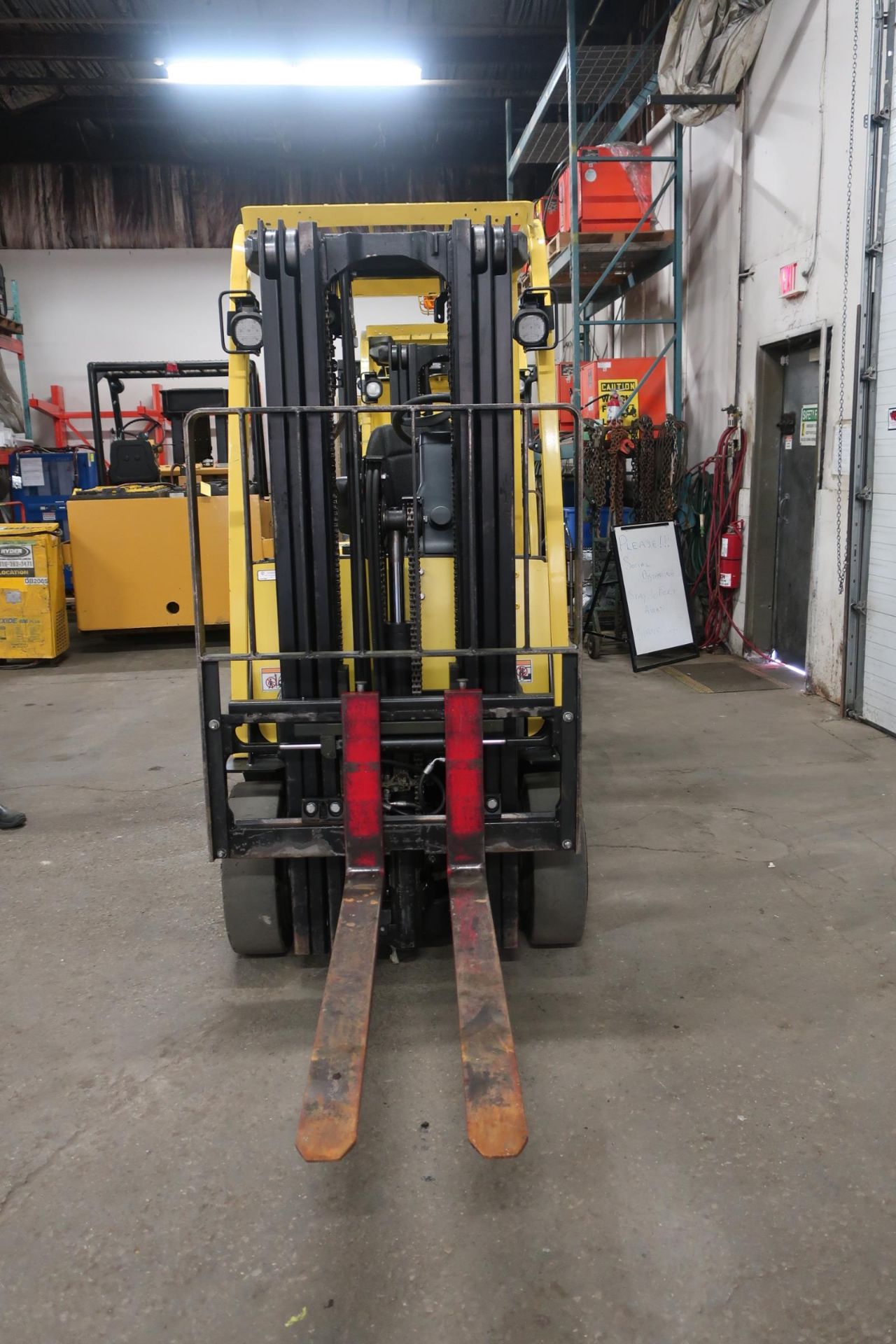 FREE CUSTOMS - 2012 Hyster 5000lbs Capacity Forklift with 3-stage mast - electric - Image 3 of 3