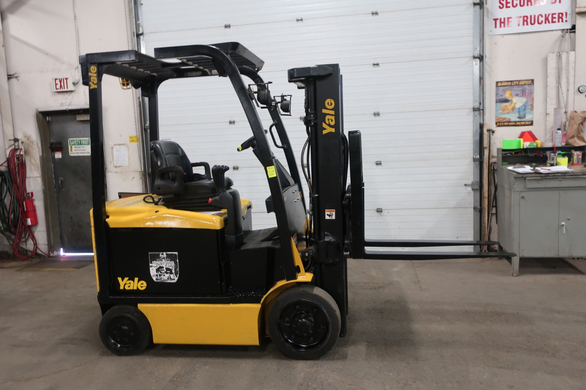 FREE CUSTOMS - 2012 Yale 5000lbs Capacity Forklift with 3-stage mast - electric with sideshift