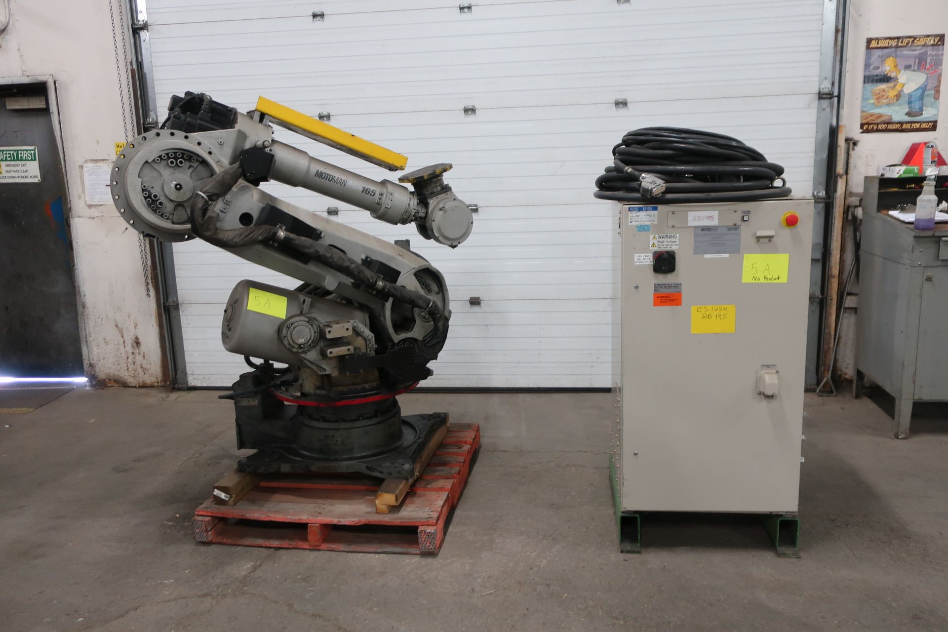 2008 Motoman ES165N Robot 165kg Capacity with Controller COMPLETE with Teach Pendant, Cables, LOW
