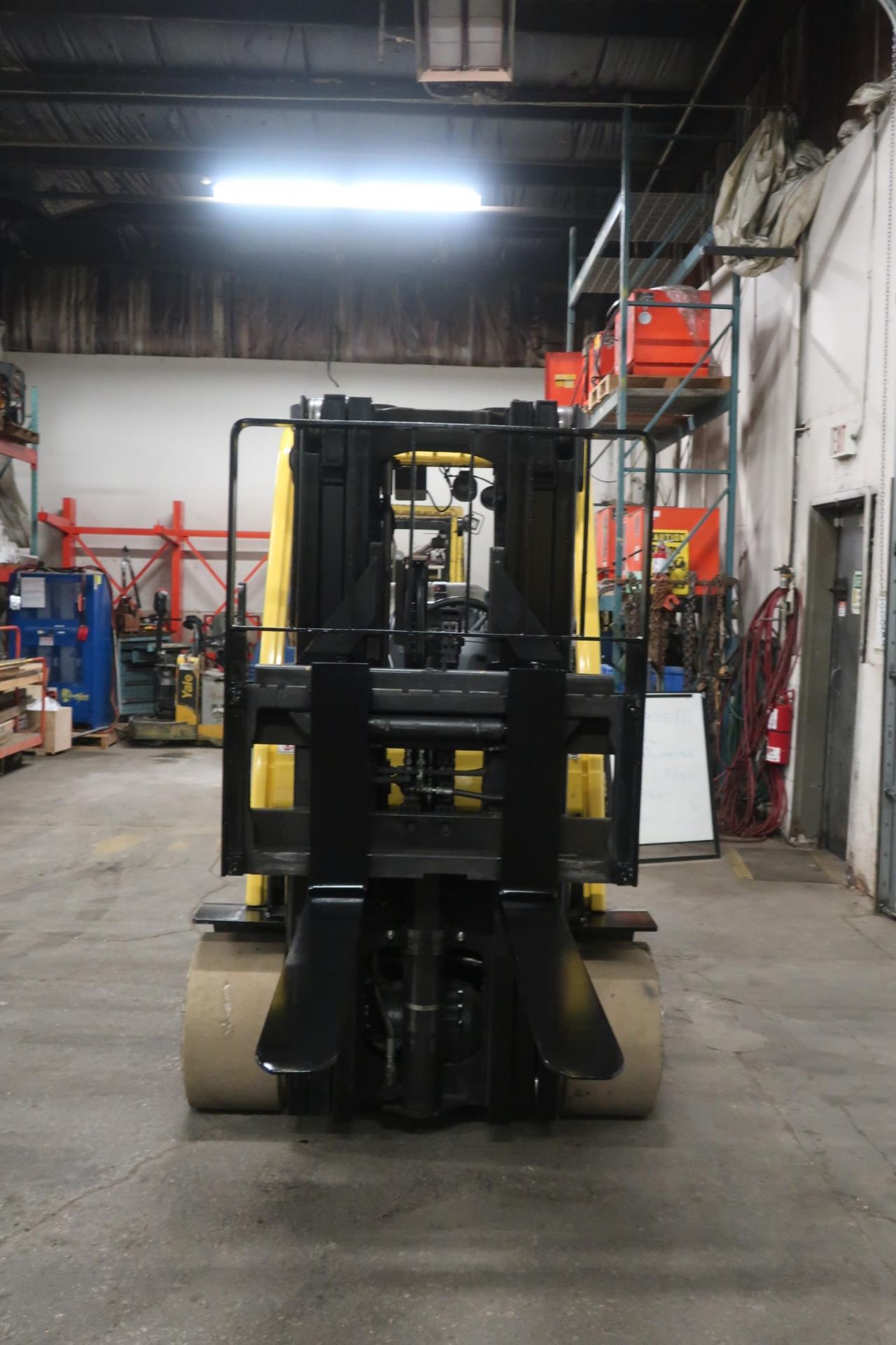 FREE CUSTOMS - 2016 Hyster 10000lbs Capacity Forklift with 3-stage mast - LPG (propane) with - Image 2 of 2