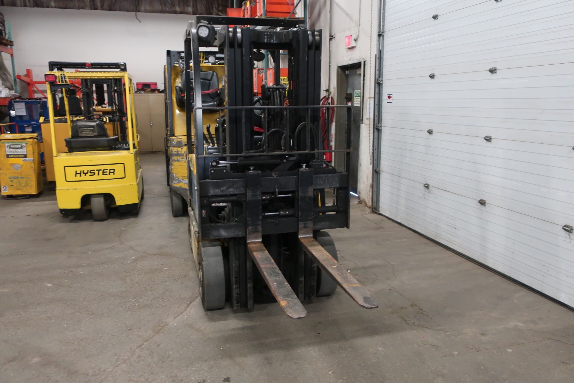 FREE CUSTOMS - 2014 Yale 5000lbs Capacity Forklift with 3-stage mast - electric with charger with - Image 2 of 2