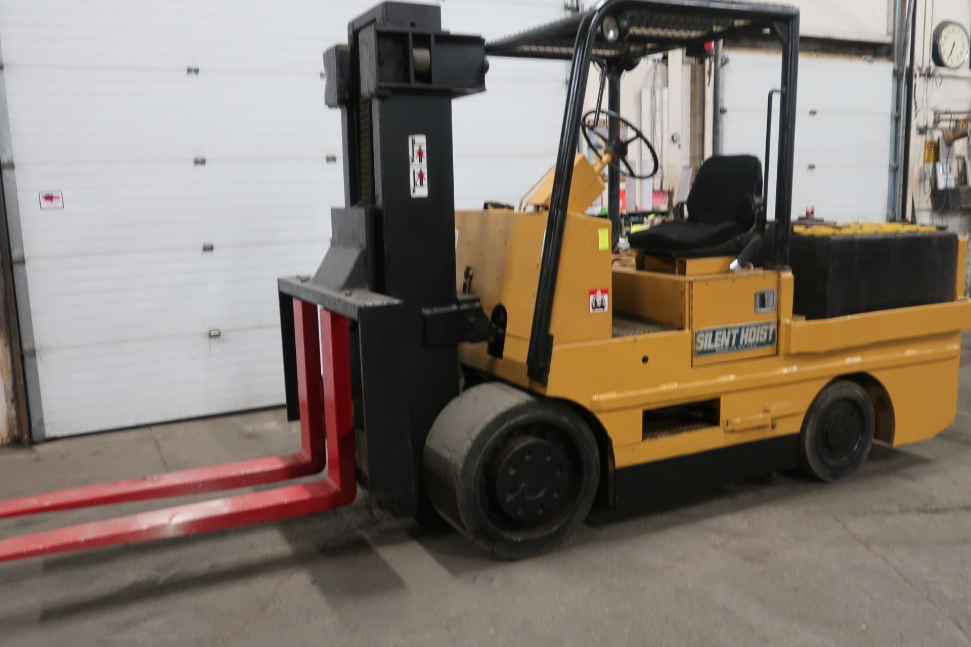 FREE CUSTOMS - Hoist Electric 30,000lbs Capacity at 24" & 20.000lbs Capacity at 40" Forklift with - Image 5 of 5