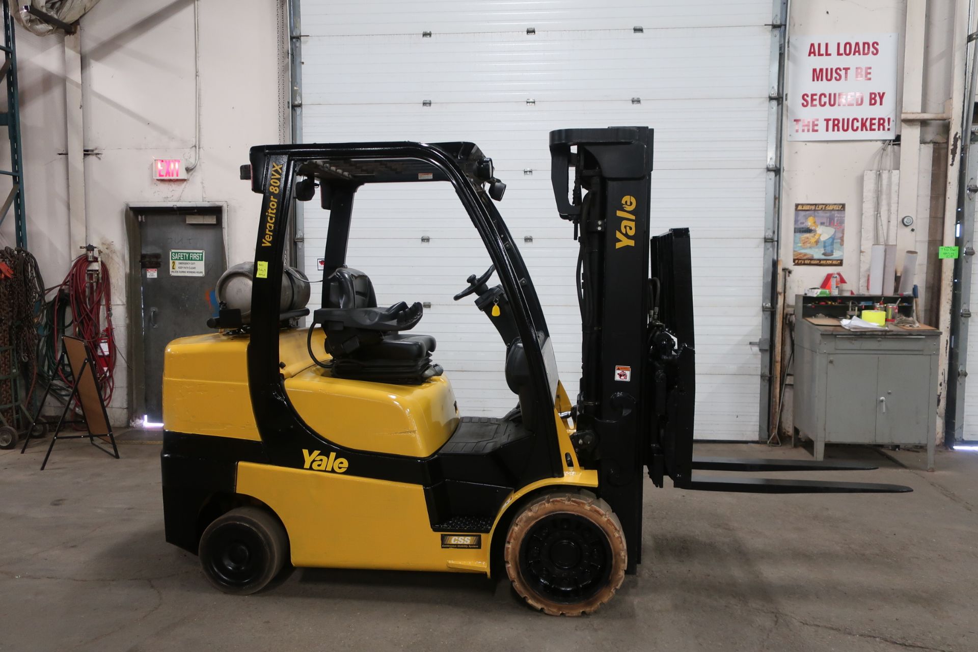 FREE CUSTOMS - 2015 Yale 8000lbs Capacity Forklift with 3-stage mast - LPG (propane) with