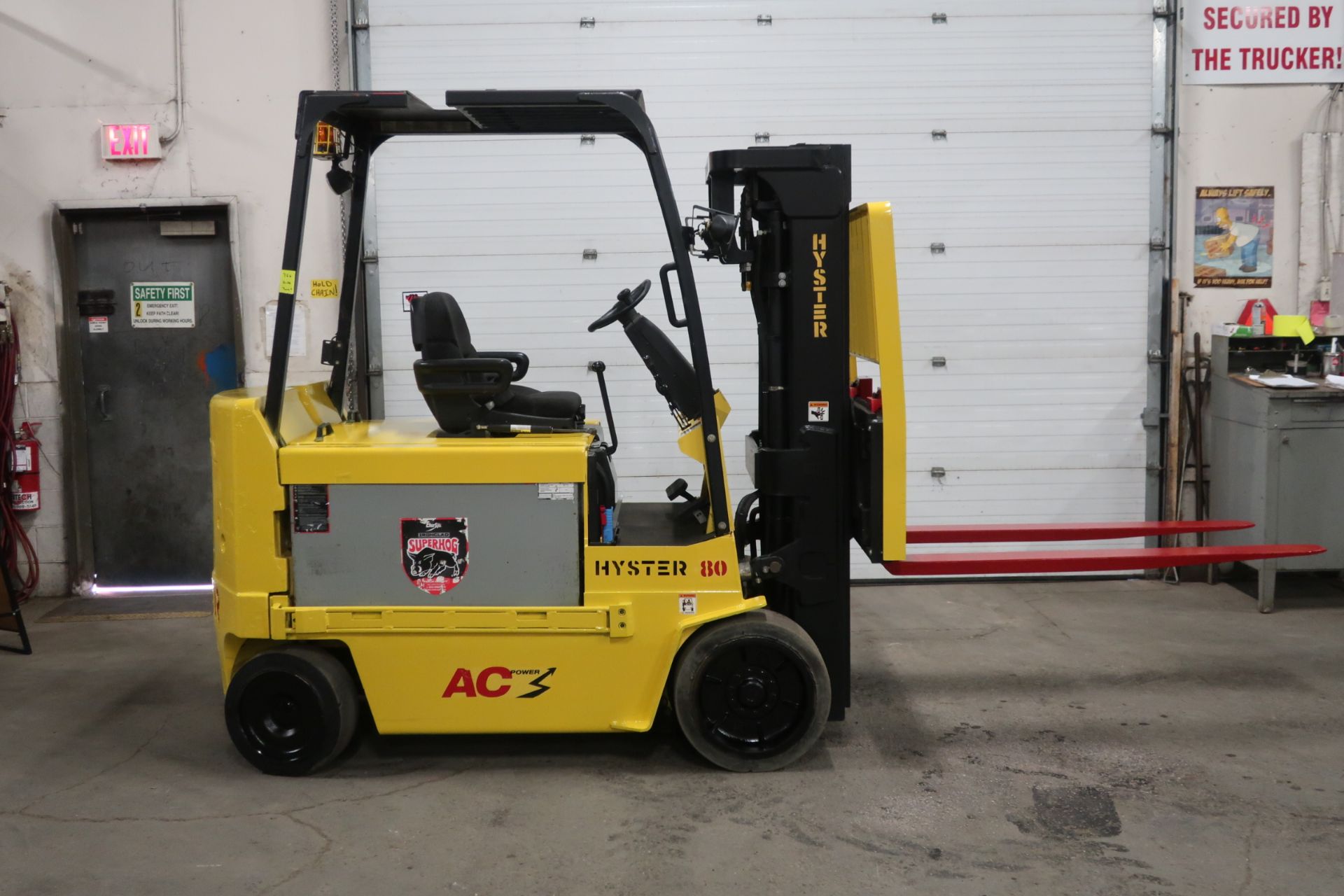 FREE CUSTOMS - 2009 Hyster 8000lbs Capacity Electric Forklift with sideshift and 3-stage mast