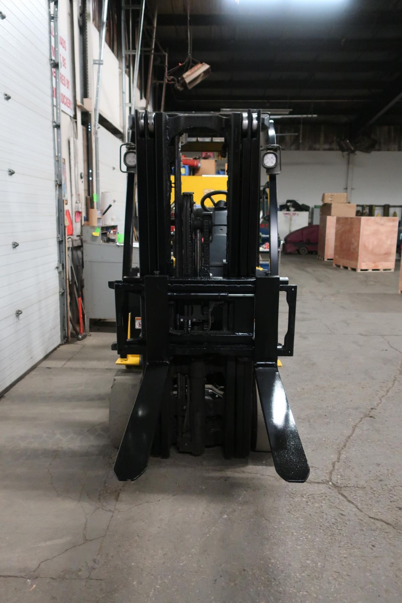 2012 Yale 5000lbs Capacity Electric Forklift with 3-stage mast and sideshift with charger - Image 2 of 2