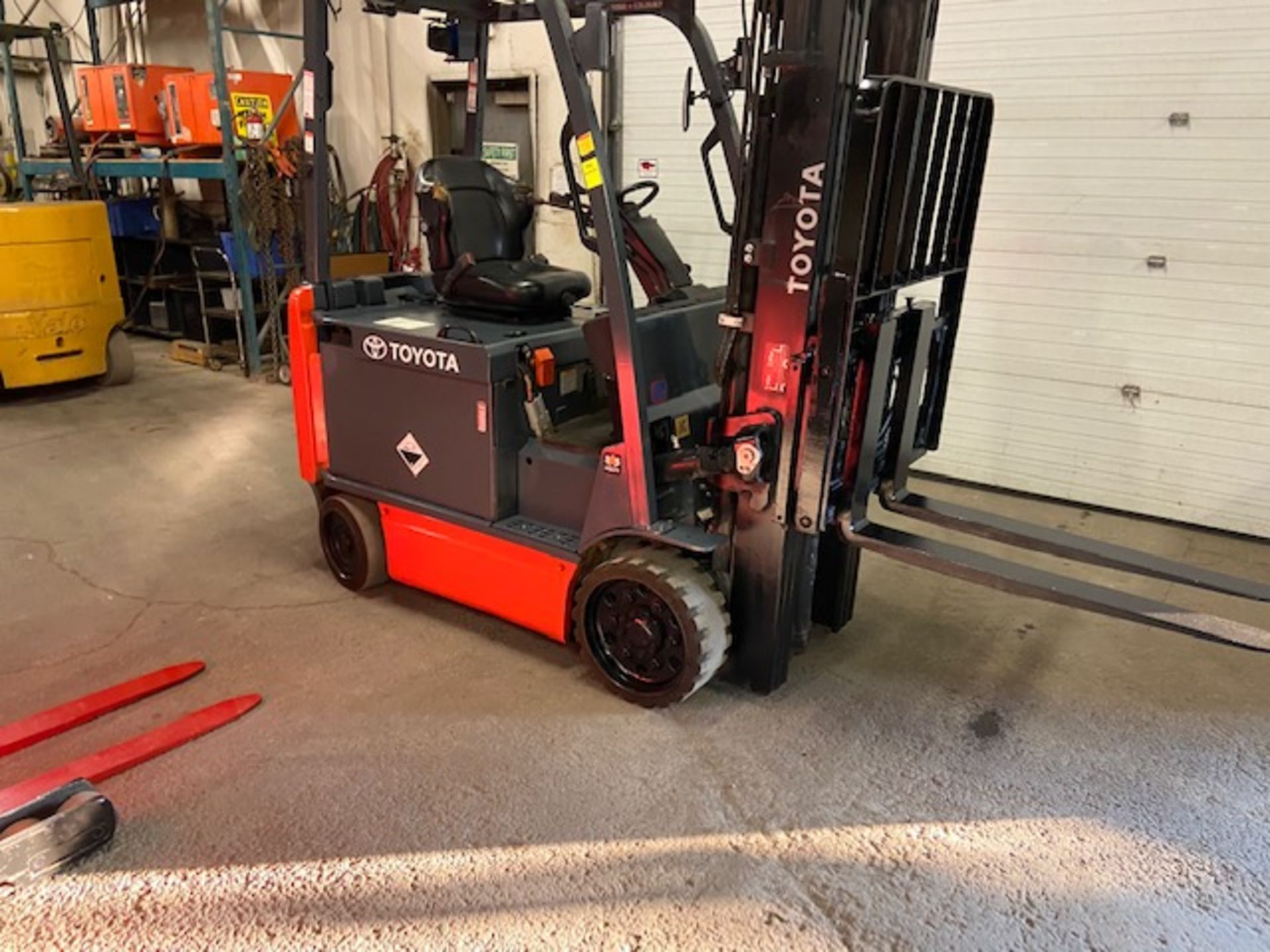 FREE CUSTOMS - 2014 Toyota 6000lbs Electric Forklift with sideshift and 3-stage mast 36V