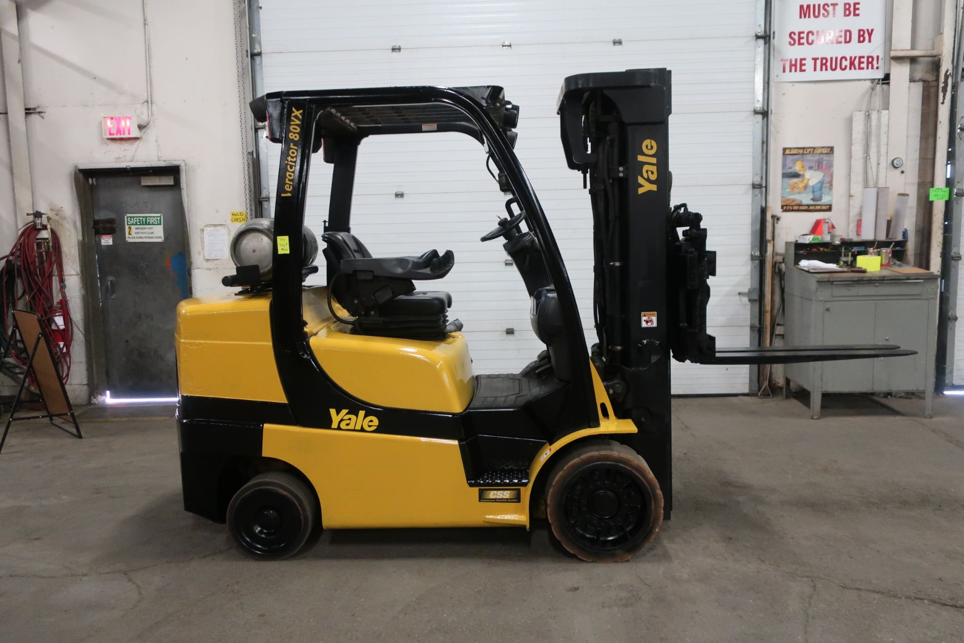 FREE CUSTOMS - 2015 Yale 6000lbs Capacity Forklift with 3-stage mast - LPG (propane) with