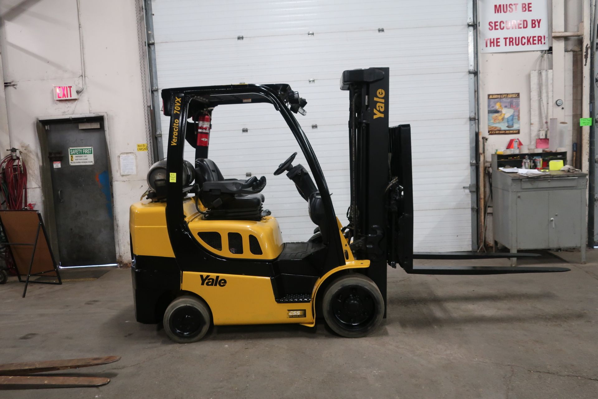 FREE CUSTOMS - 2017 Yale 7000lbs Capacity Forklift with 3-stage mast - LPG (propane) with