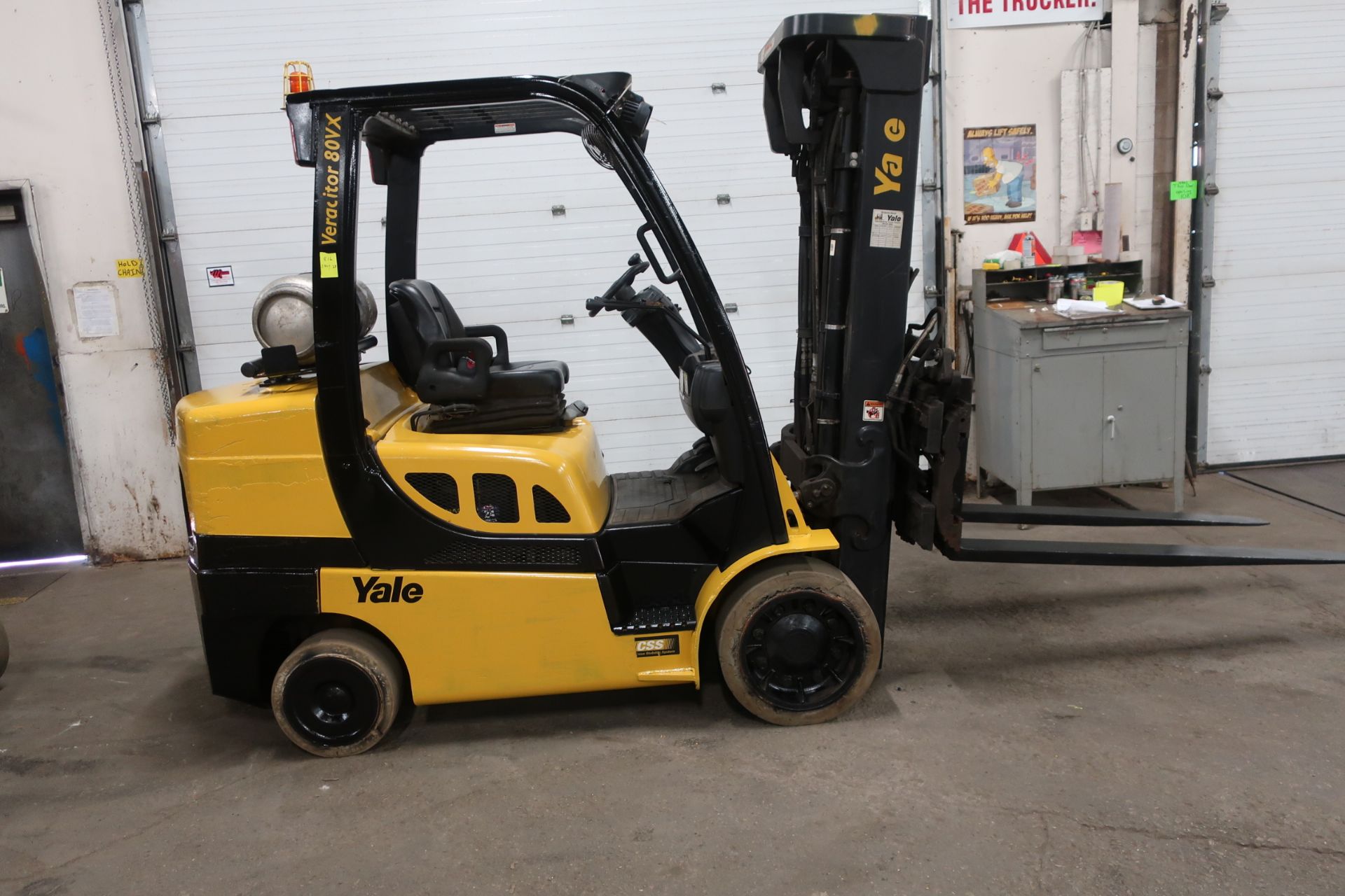 FREE CUSTOMS - 2019 Yale 8000lbs Capacity Forklift with 3-stage mast - LPG (propane) with