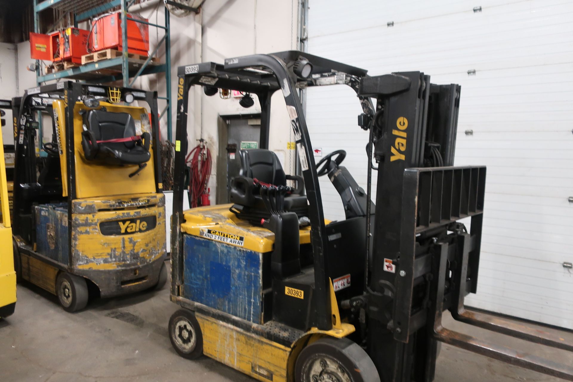 FREE CUSTOMS - 2014 Yale 5000lbs Capacity Forklift with 3-stage mast - electric with charger with