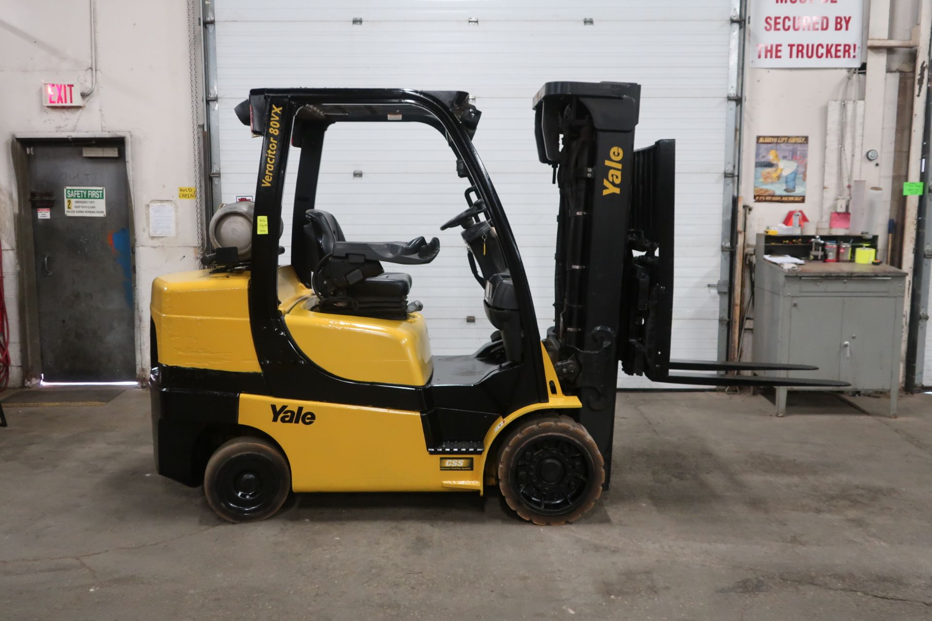 FREE CUSTOMS - 2015 Yale 8000lbs Capacity Forklift with 3-stage mast - LPG (propane) with