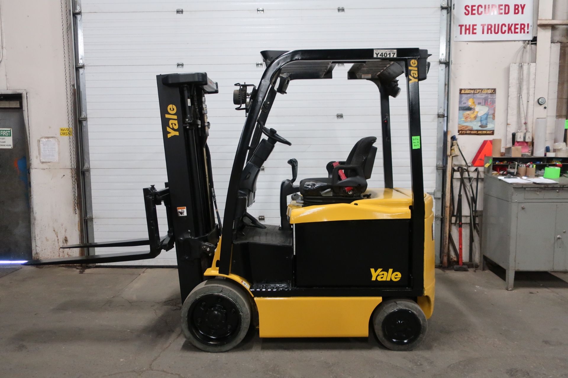 2012 Yale 5000lbs Capacity Electric Forklift with 3-stage mast and sideshift with charger