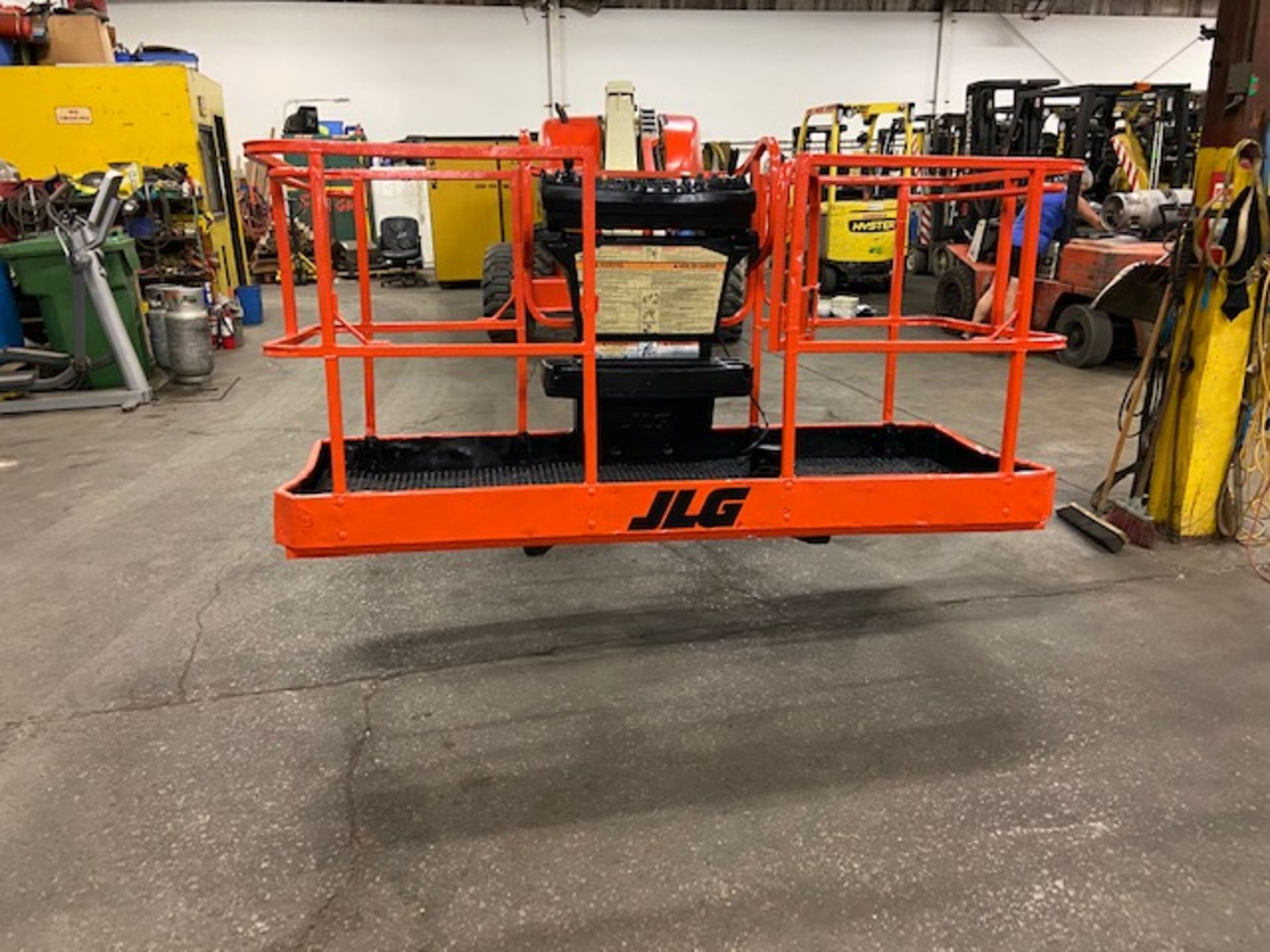 MINT JLG model 600S Boom Lift with 60' platform height with 4x4 NICE MACHINE with LOW hours - Image 3 of 5