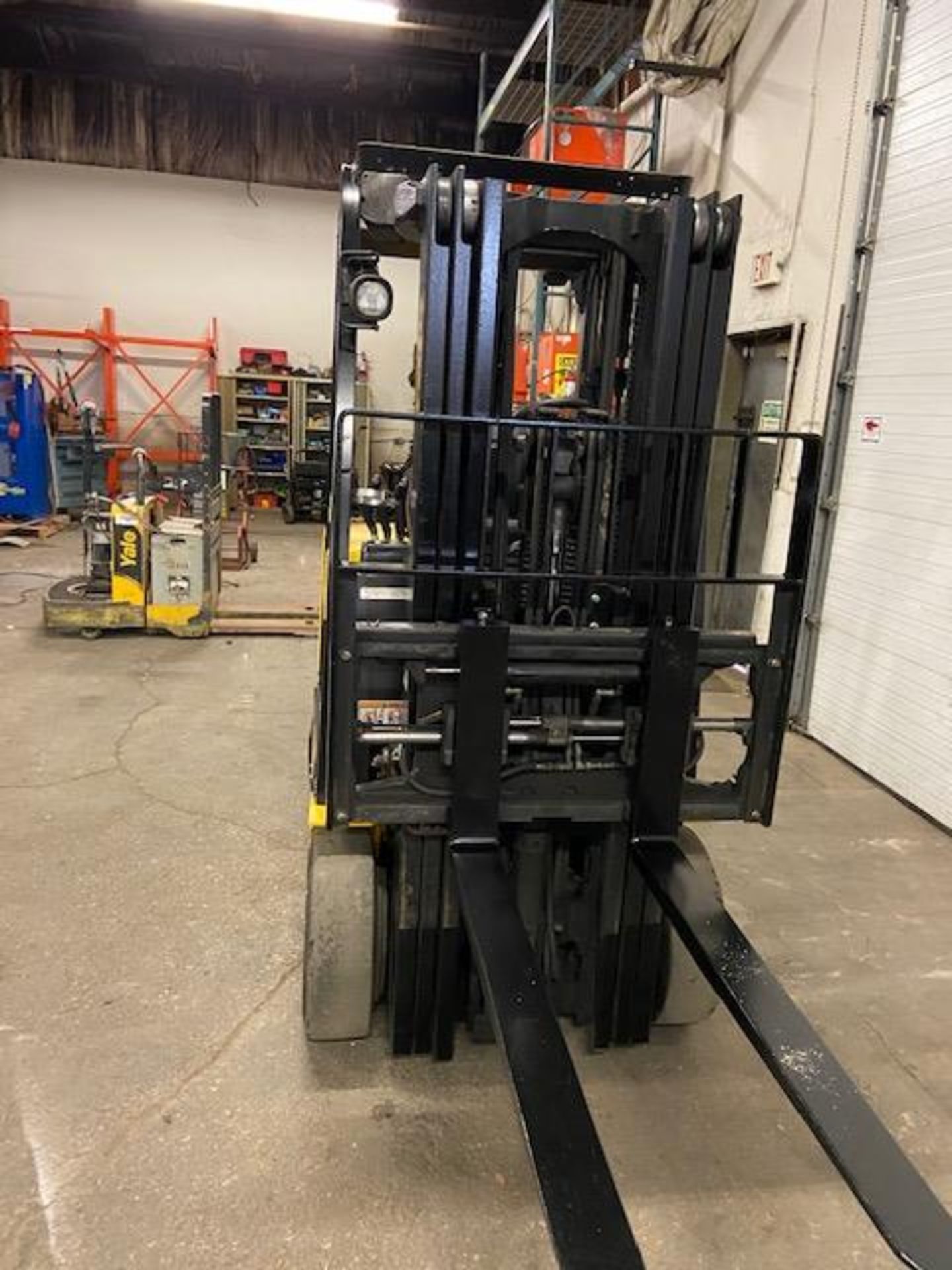 FREE CUSTOMS - 2012 Yale 5000lbs Capacity Forklift with 3-stage mast - electric with sideshift - Image 2 of 2